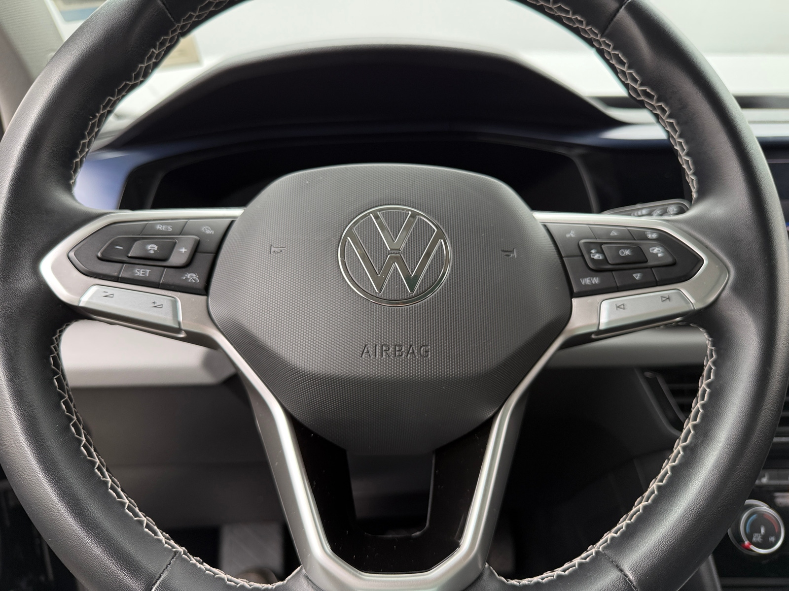 Thumbnail: 2023 Volkswagen Taos - 4