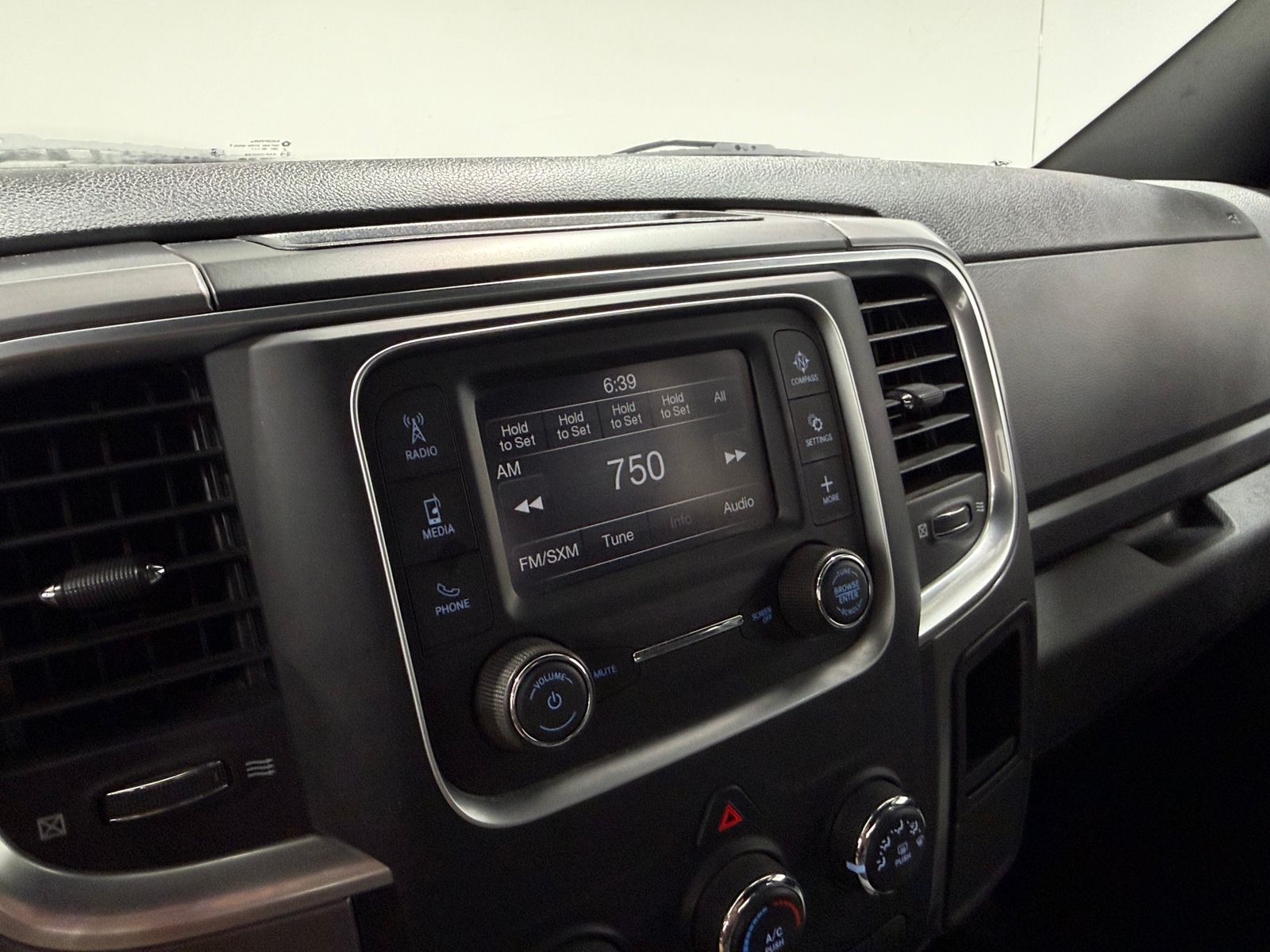 Thumbnail: 2024 RAM 1500 Classic - 4