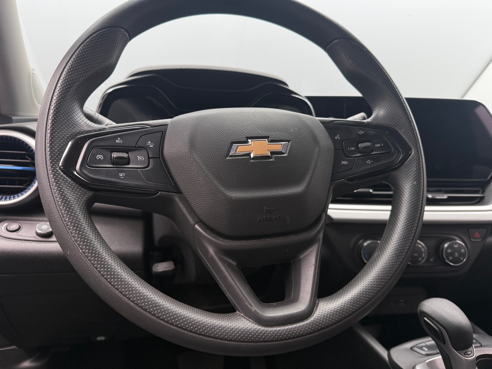 Thumbnail: 2024 Chevrolet Trax - 5