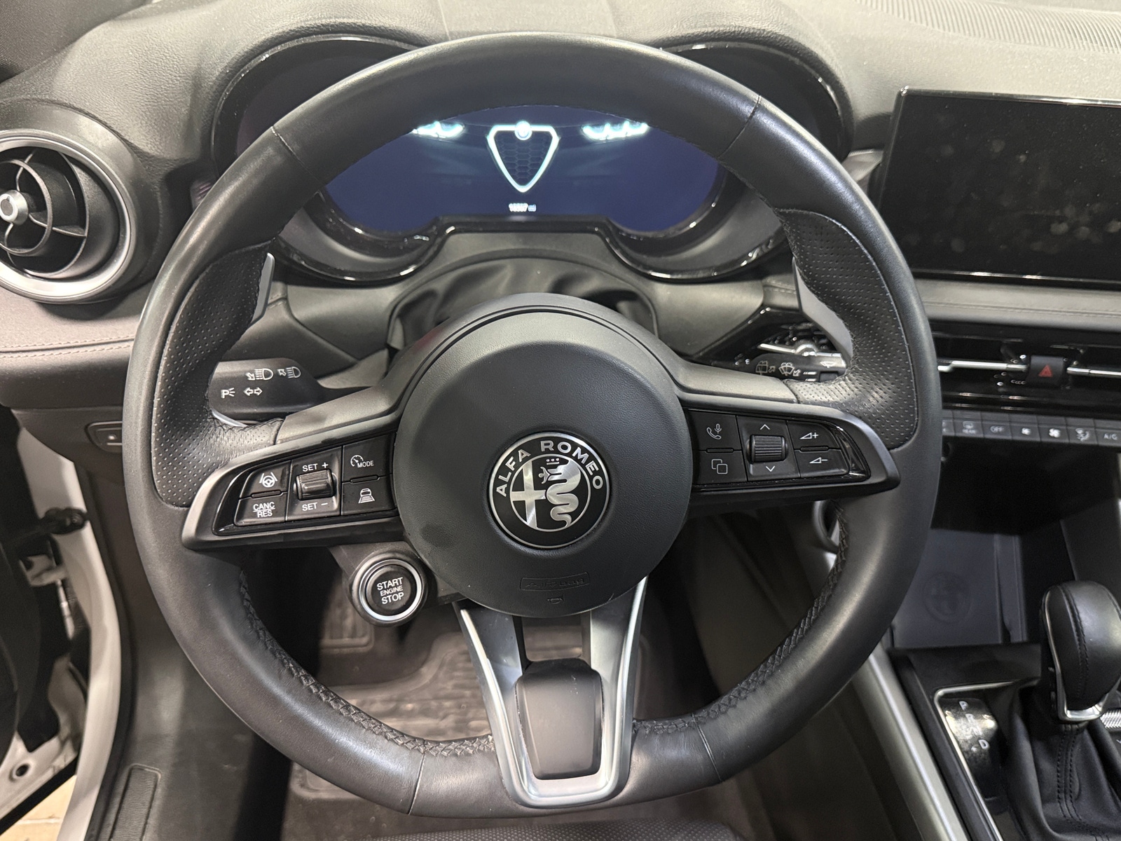 Thumbnail: 2024 Alfa Romeo Tonale - 4