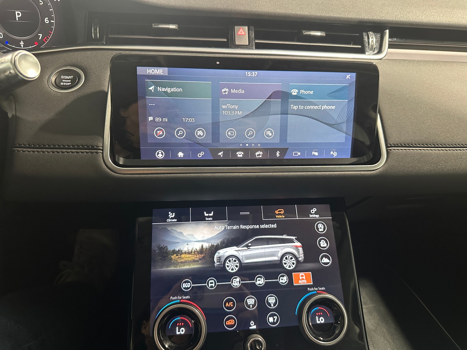 Thumbnail: 2020 Land Rover Range Rover Evoque - 3