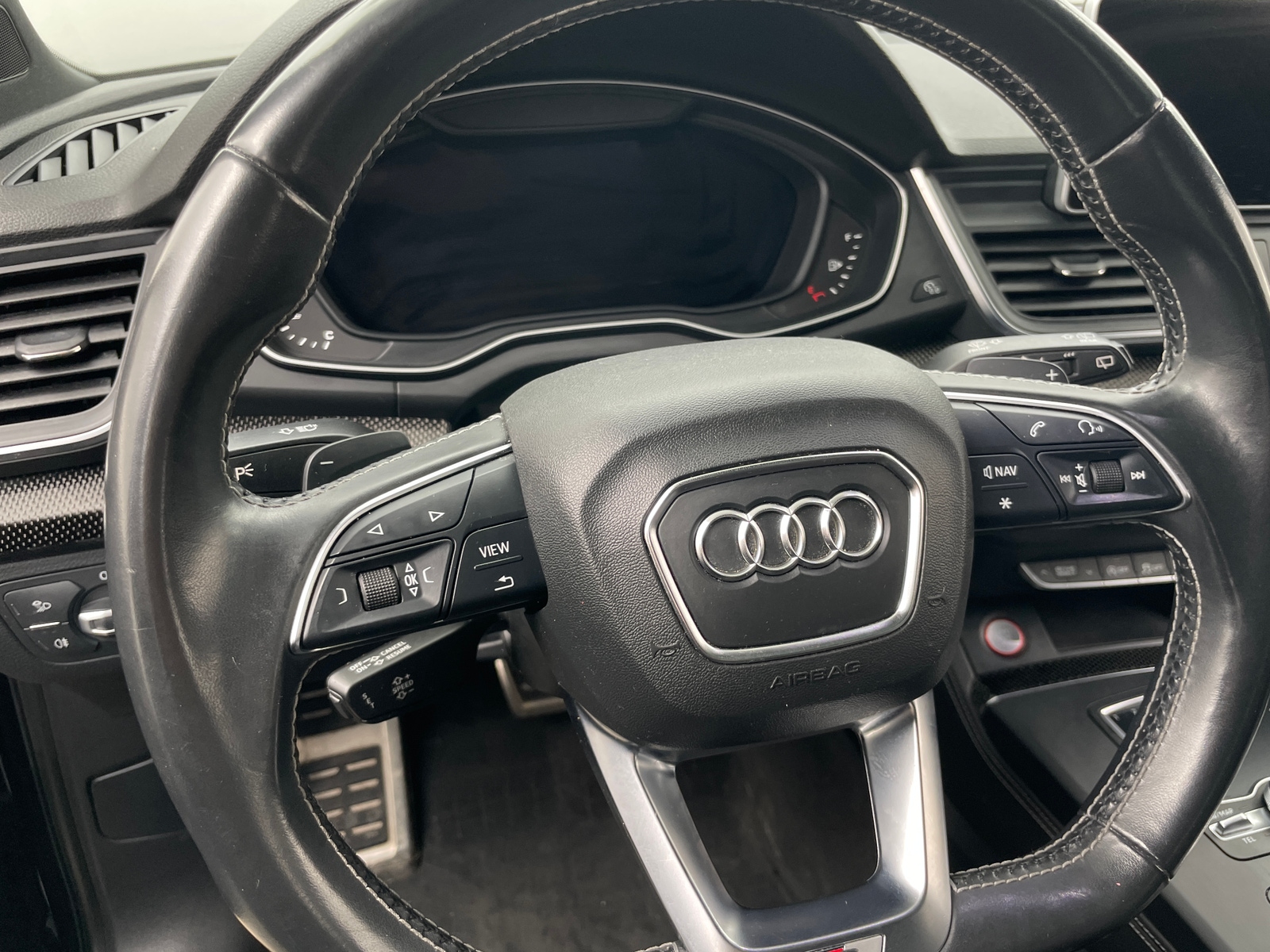 Thumbnail: 2018 Audi SQ5 - 4