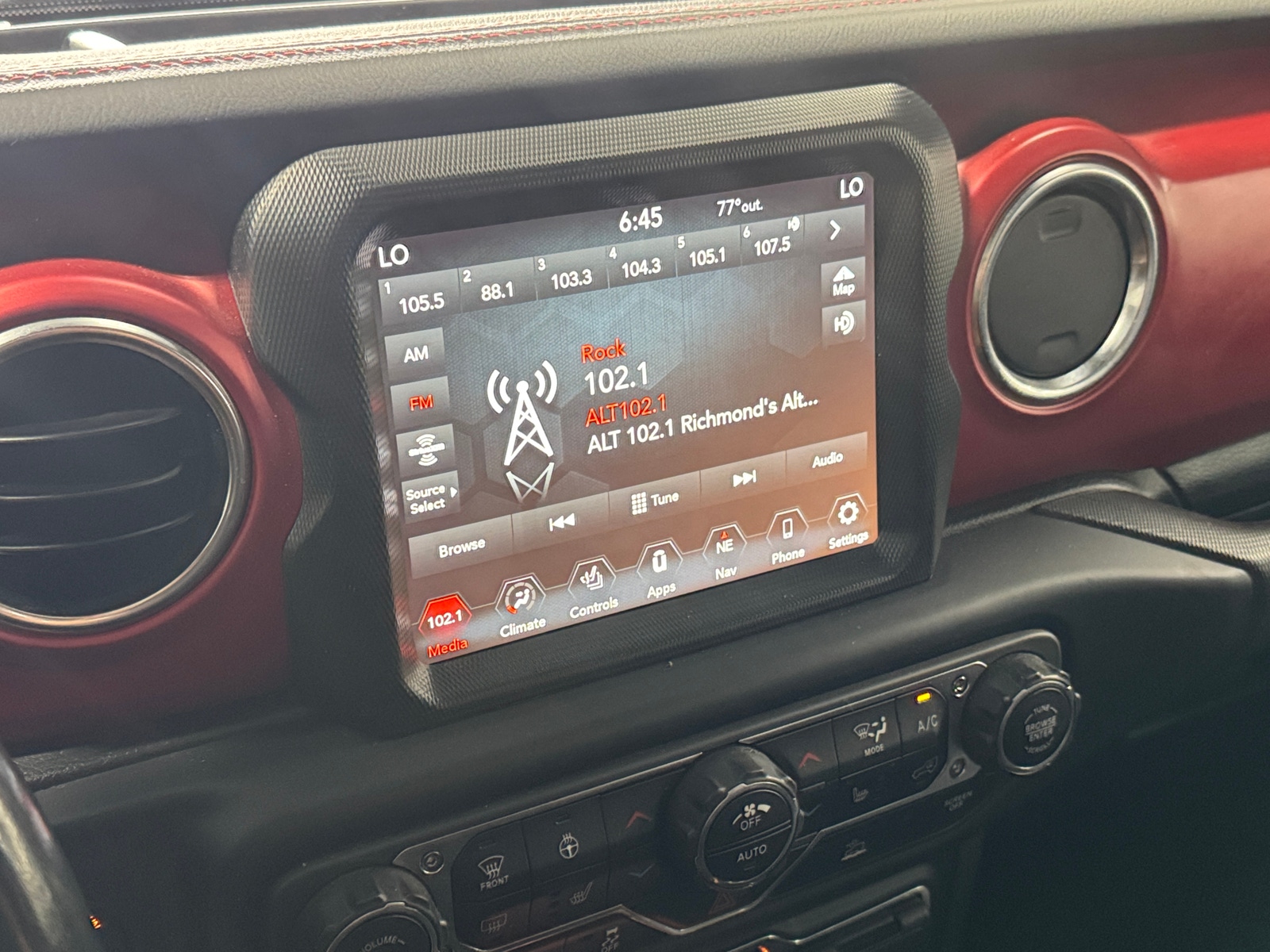 Thumbnail: 2023 Jeep Gladiator - 3
