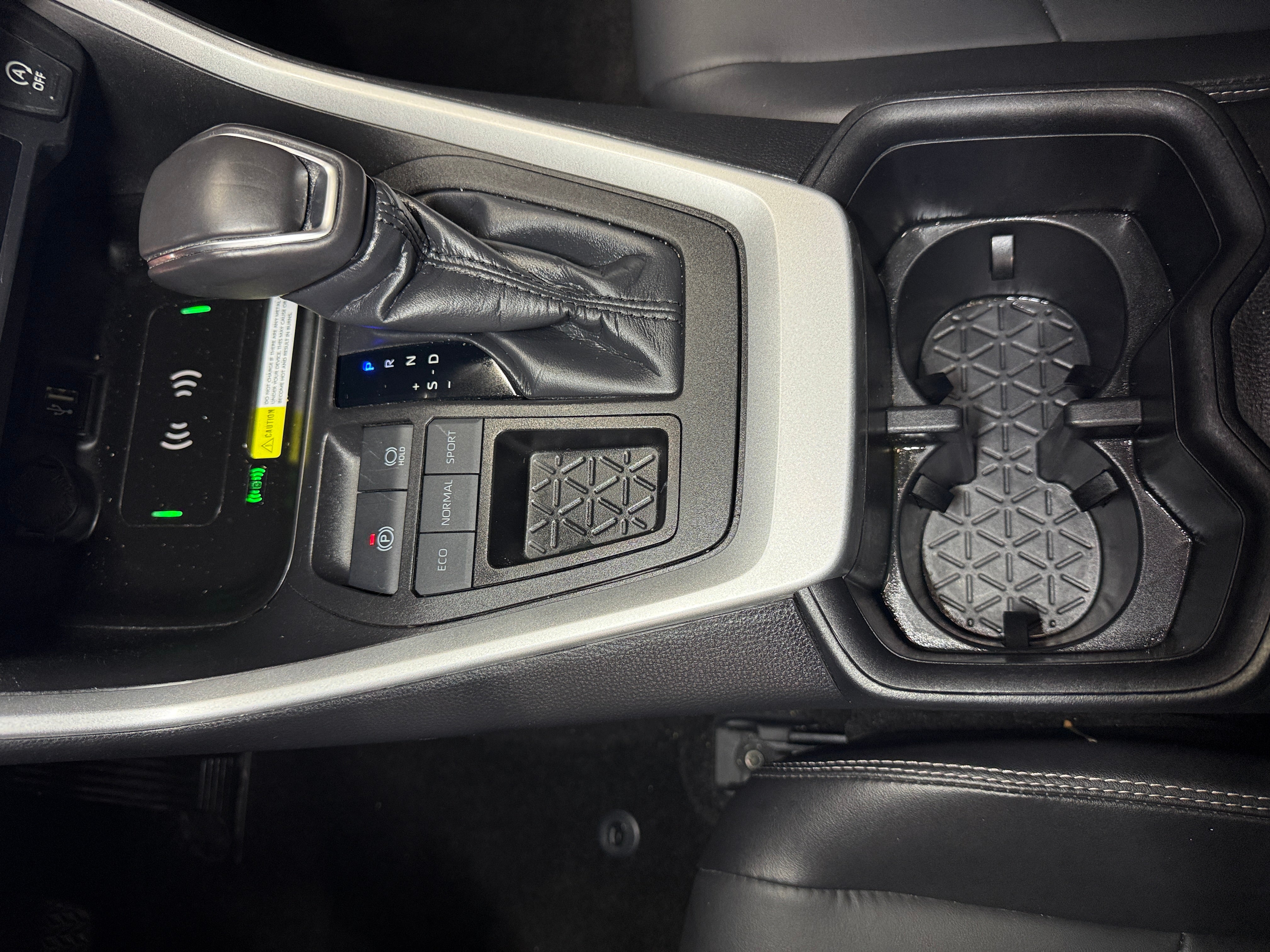2024 Toyota RAV4 XLE Premium - Photo 7