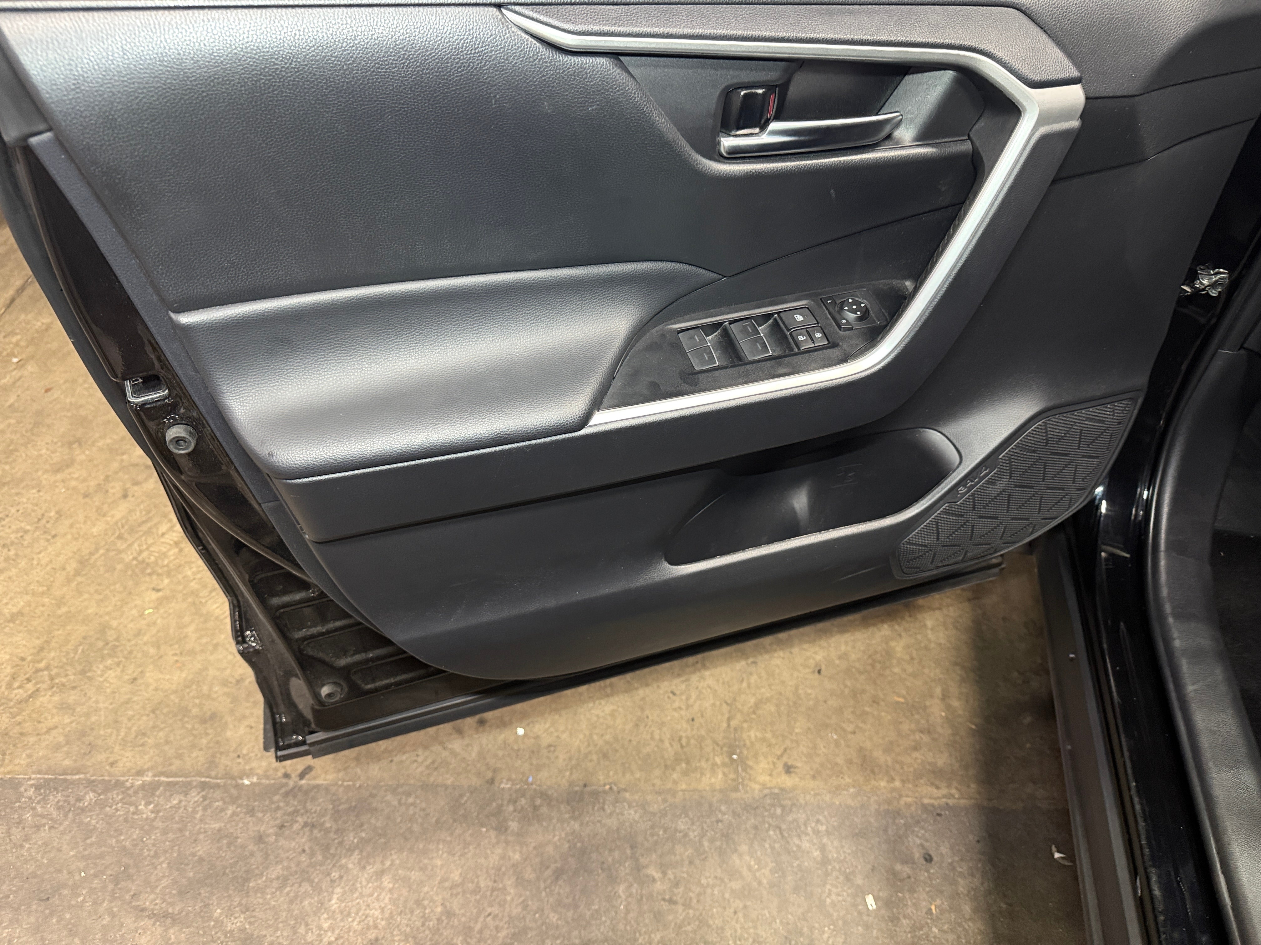 2024 Toyota RAV4 XLE Premium - Photo 3