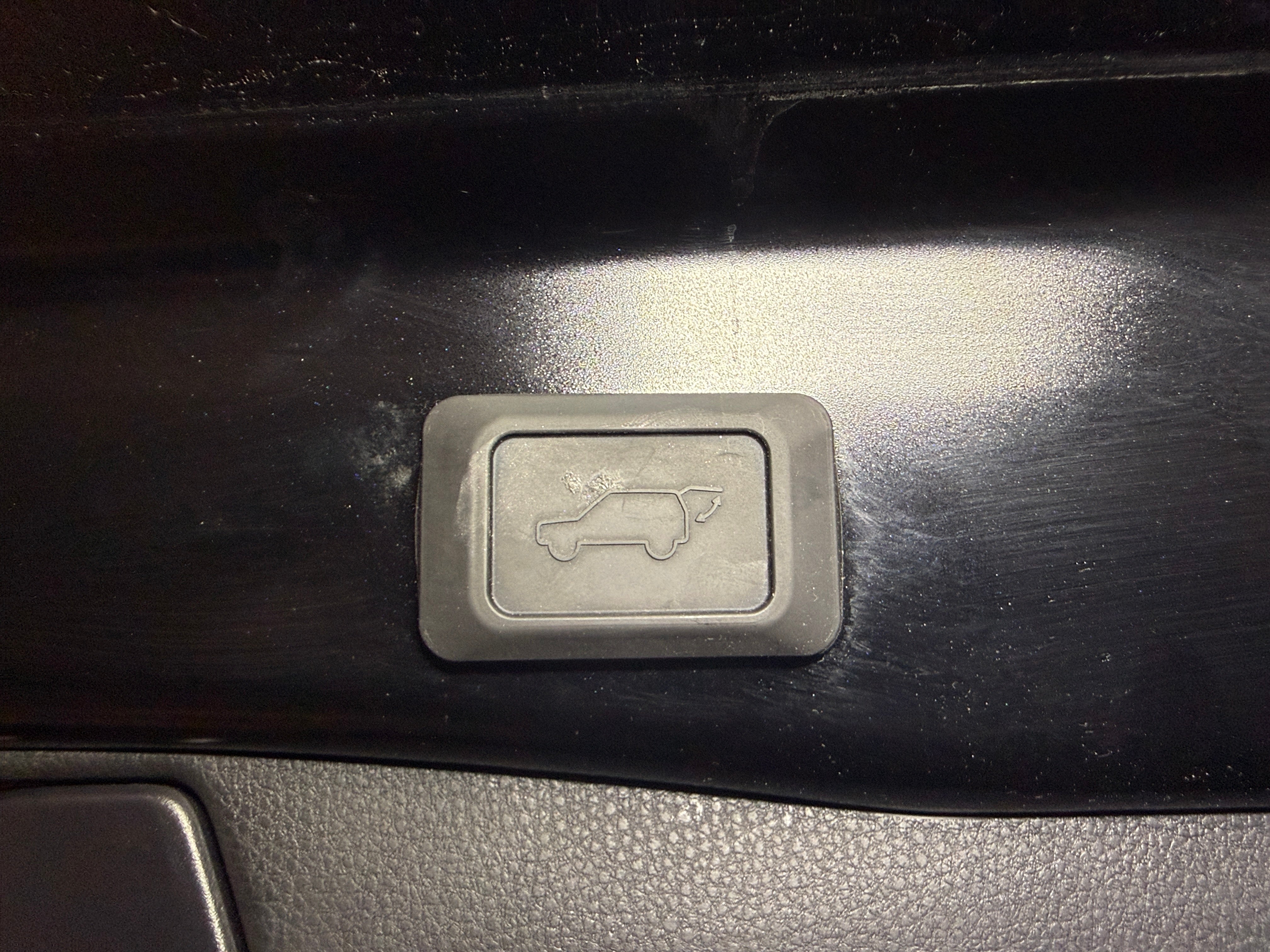 2024 Toyota RAV4 XLE Premium - Photo 18