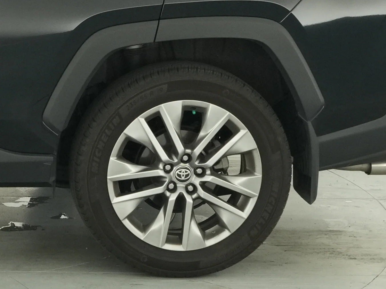 2024 Toyota RAV4 XLE Premium - Photo 19