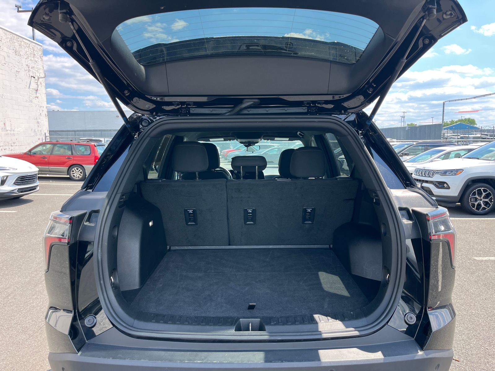 Thumbnail: 2025 Chevrolet Equinox - 6