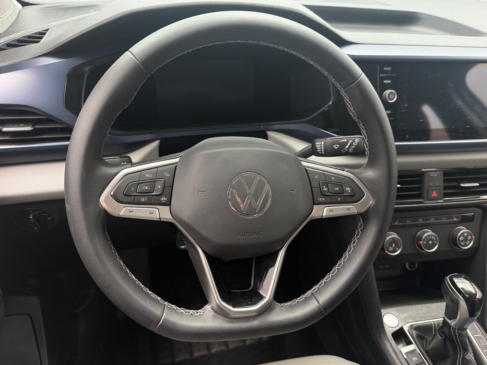 Thumbnail: 2022 Volkswagen Taos - 5