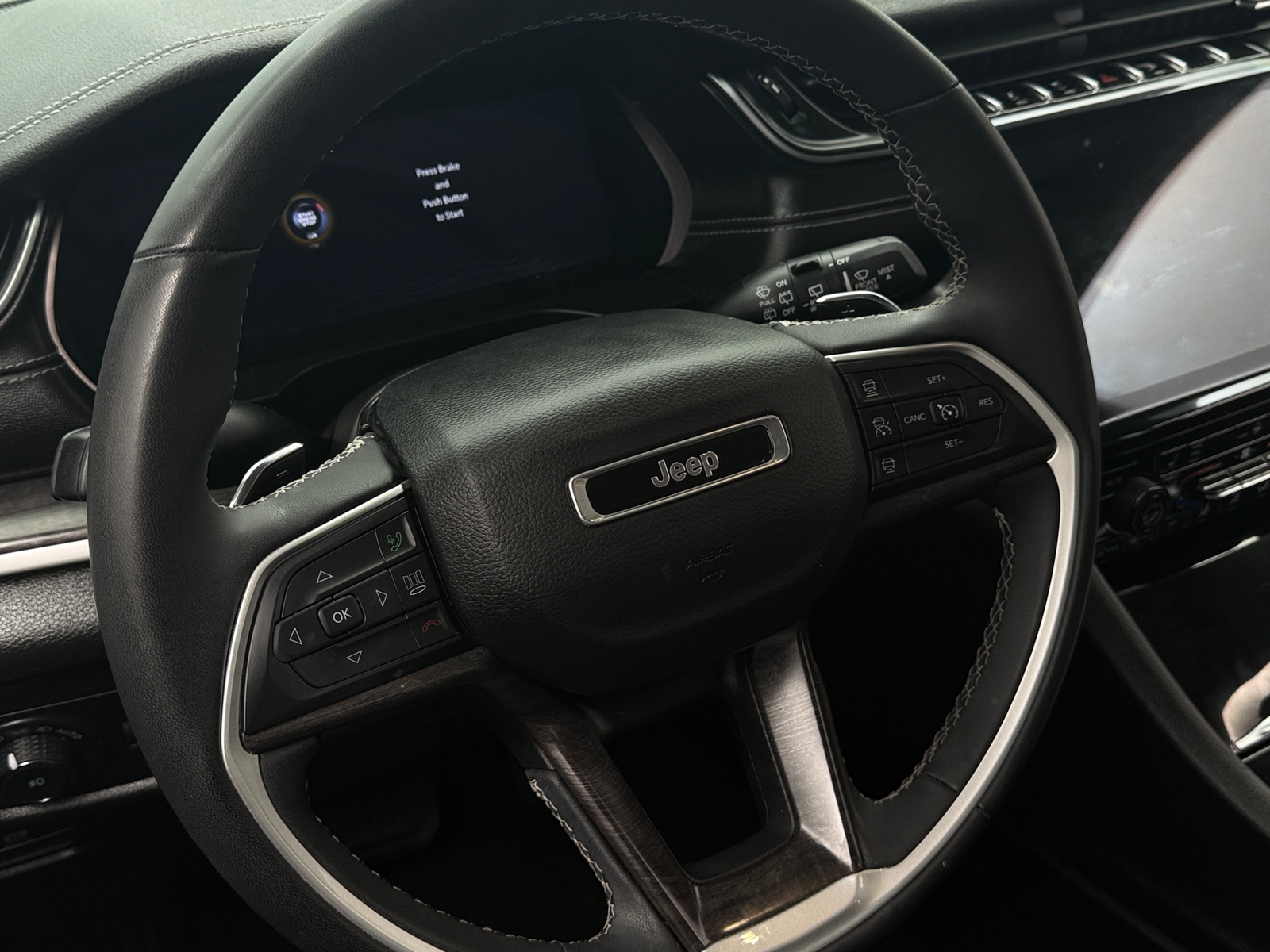 Thumbnail: 2023 Jeep Grand Cherokee L - 4