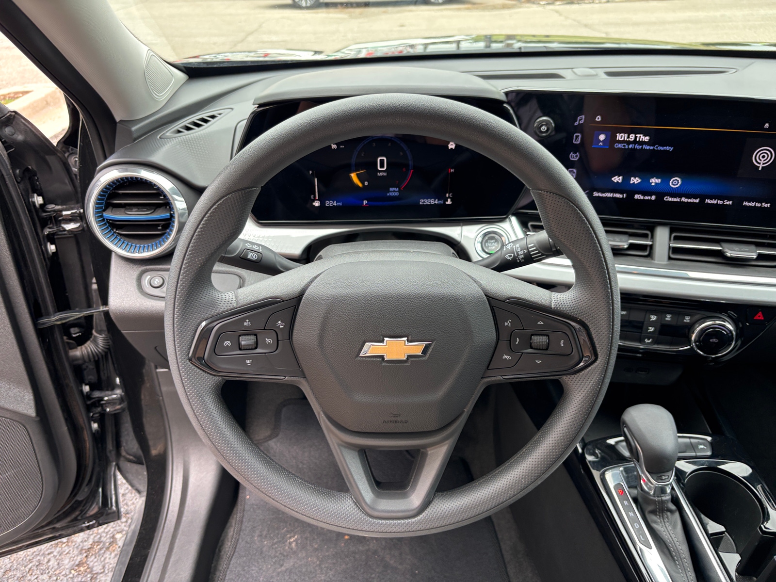 Thumbnail: 2025 Chevrolet Trax - 5