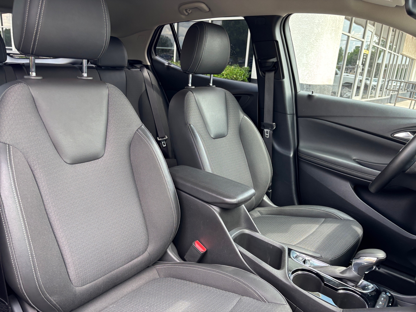 Thumbnail: 2025 Buick Encore GX - 2