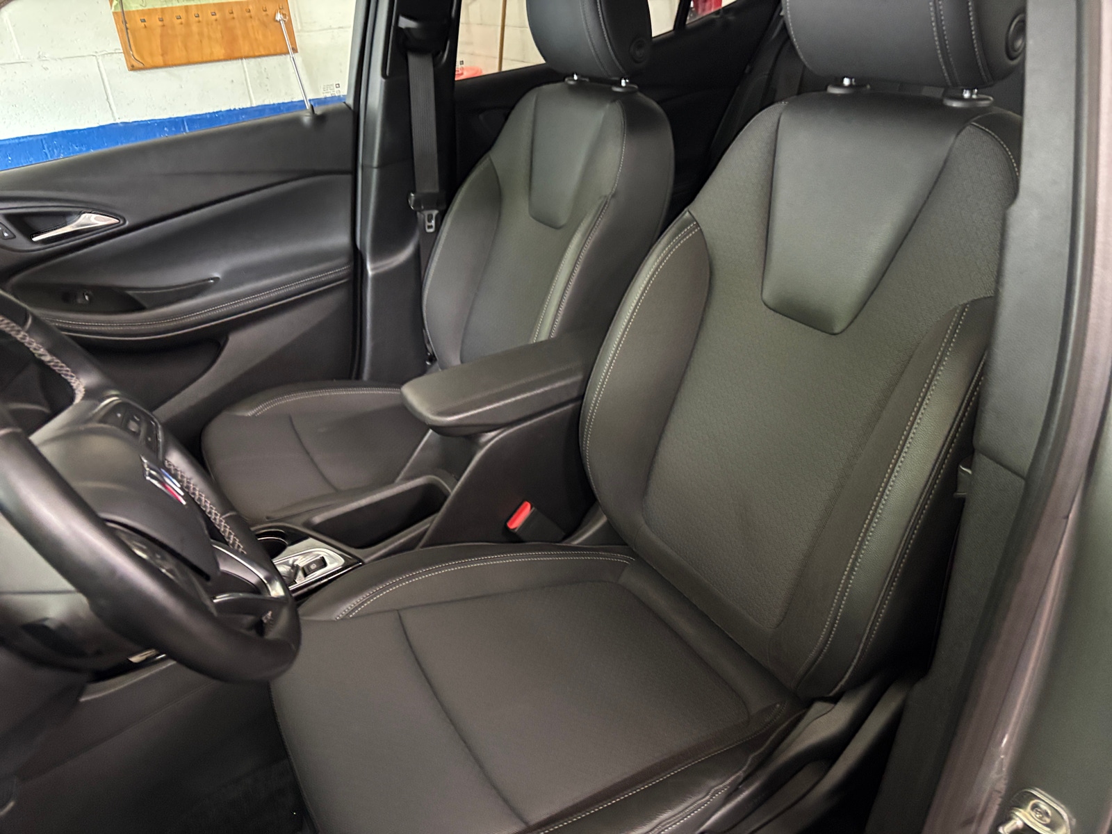 Thumbnail: 2025 Buick Encore GX - 2