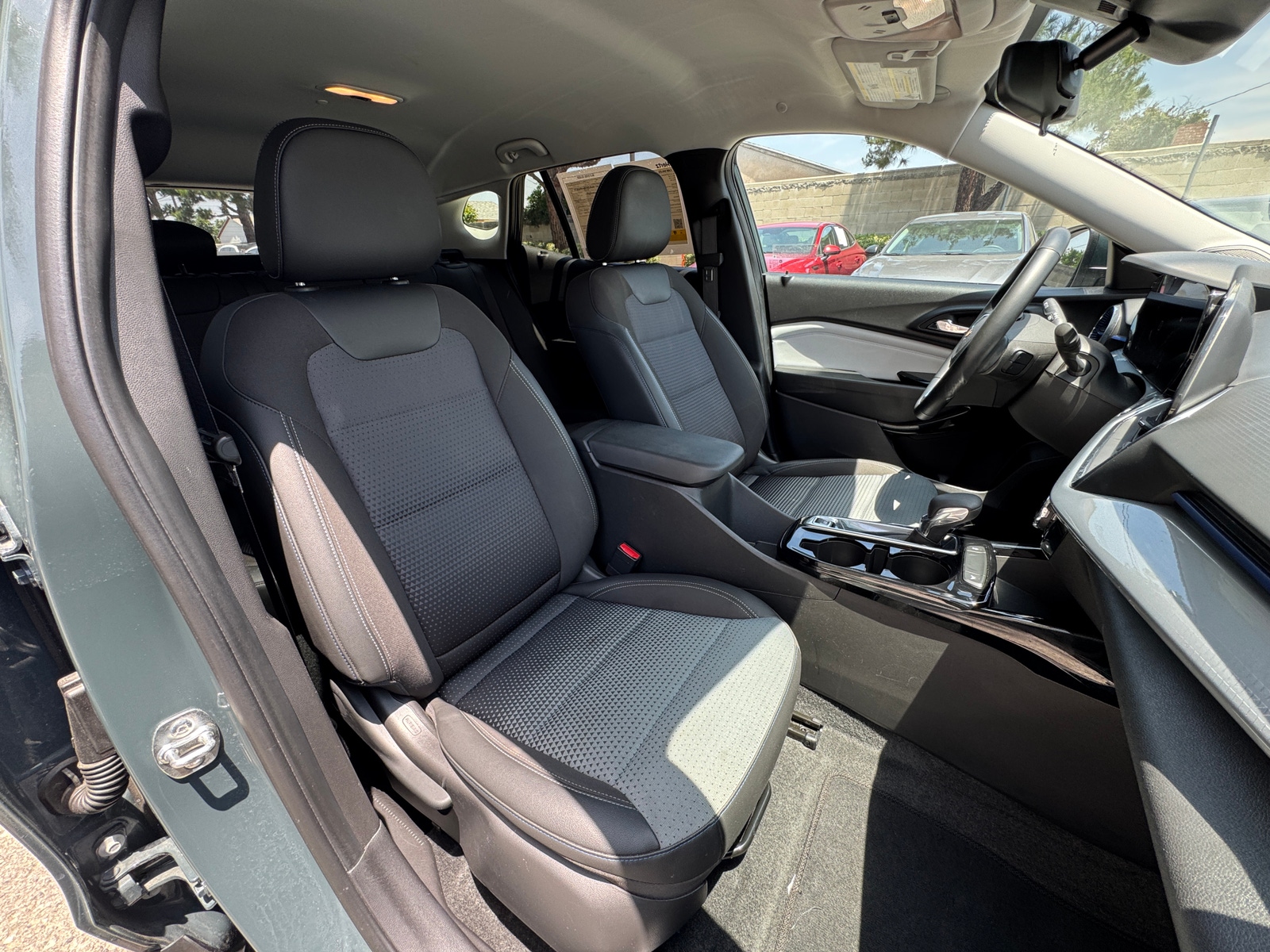 Thumbnail: 2025 Chevrolet Trax - 2