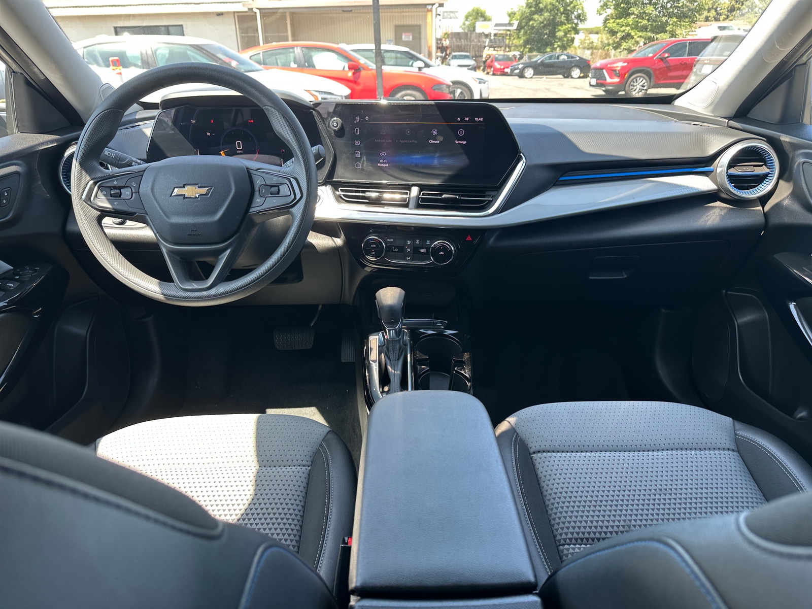 Thumbnail: 2025 Chevrolet Trax - 3