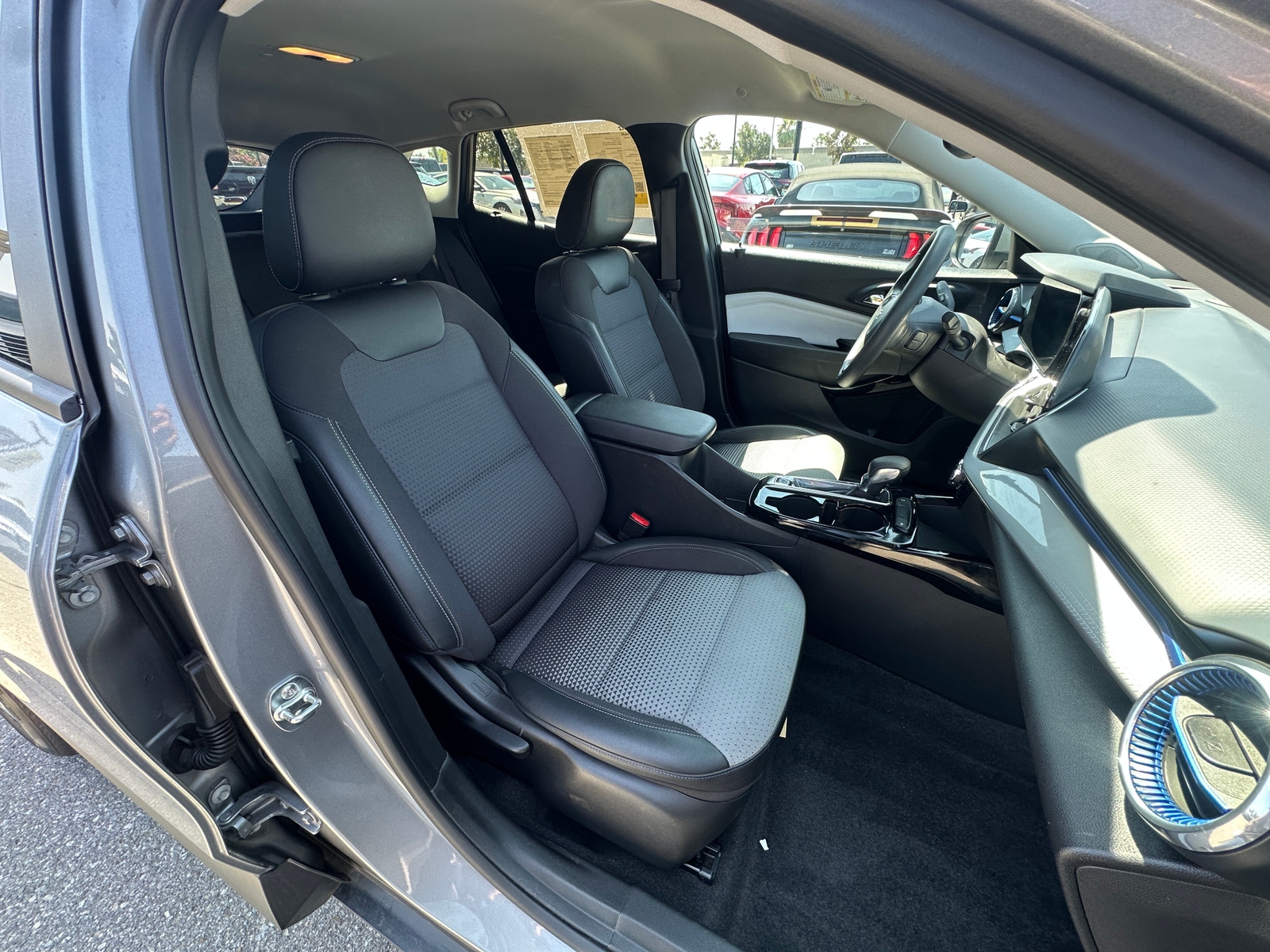Thumbnail: 2025 Chevrolet Trax - 2
