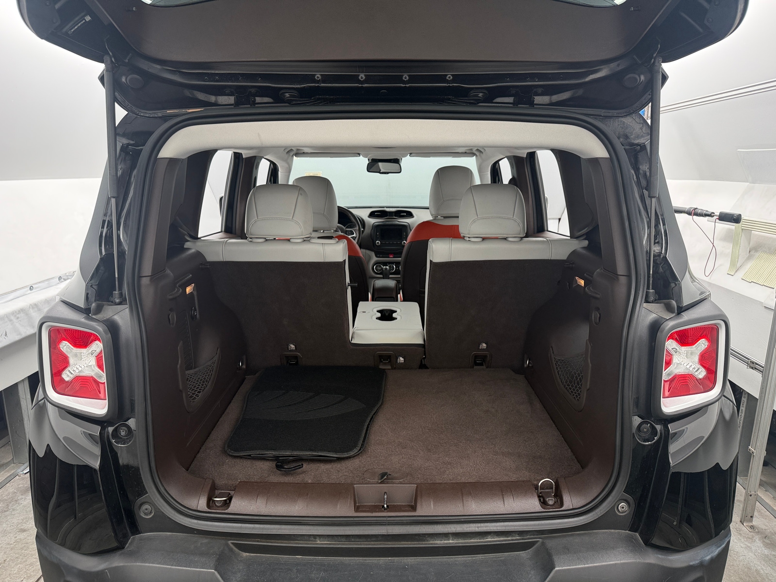 Thumbnail: 2016 Jeep Renegade - 6