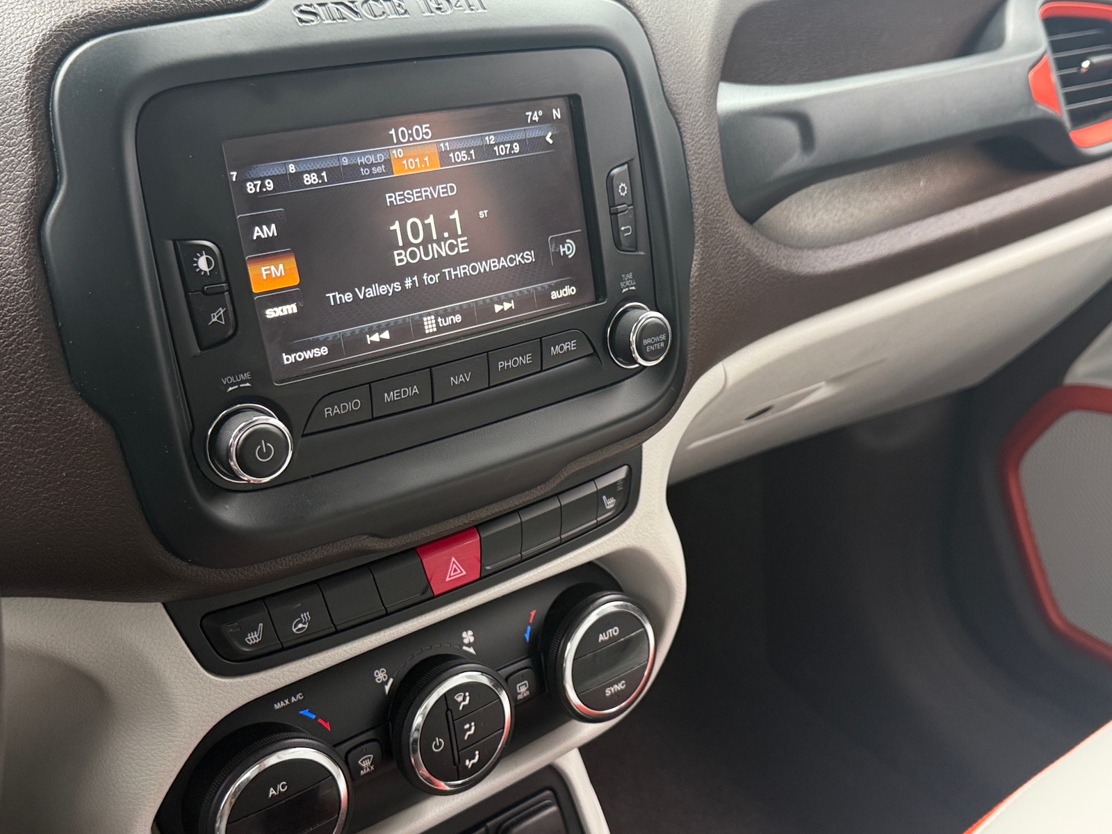 Thumbnail: 2016 Jeep Renegade - 3
