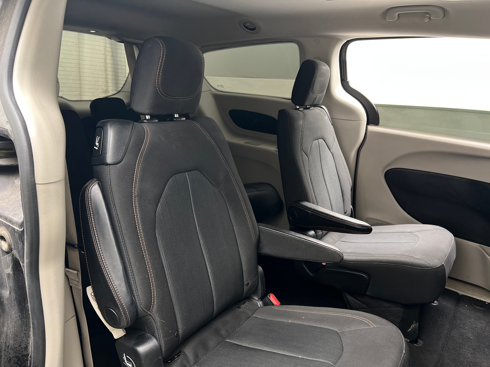 Thumbnail: 2018 Chrysler Pacifica - 6