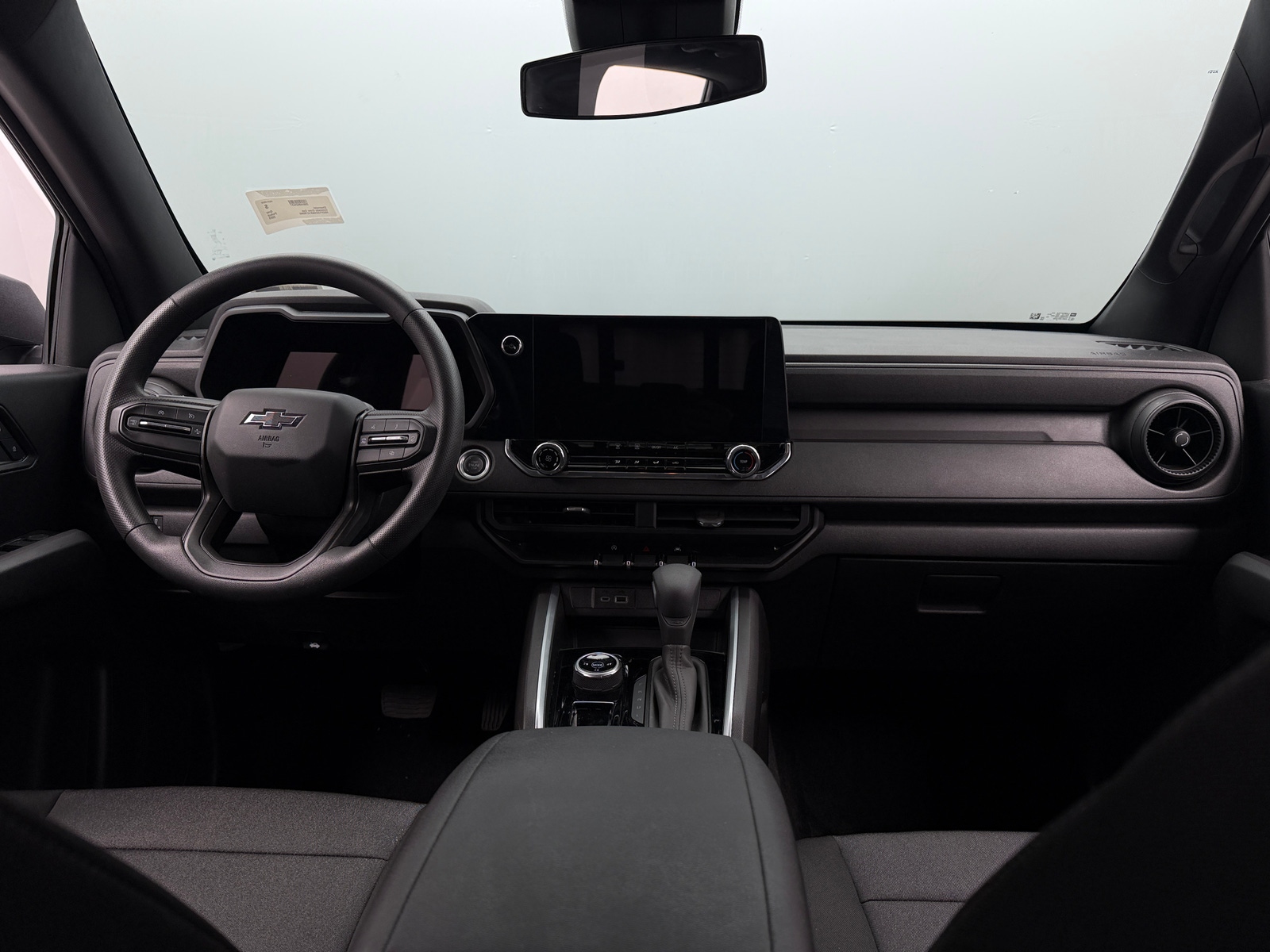 Thumbnail: 2024 Chevrolet Colorado - 3