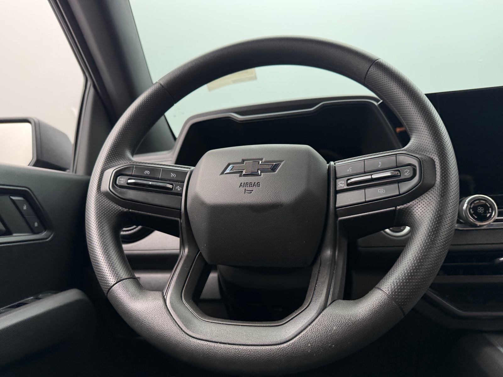 Thumbnail: 2024 Chevrolet Colorado - 5