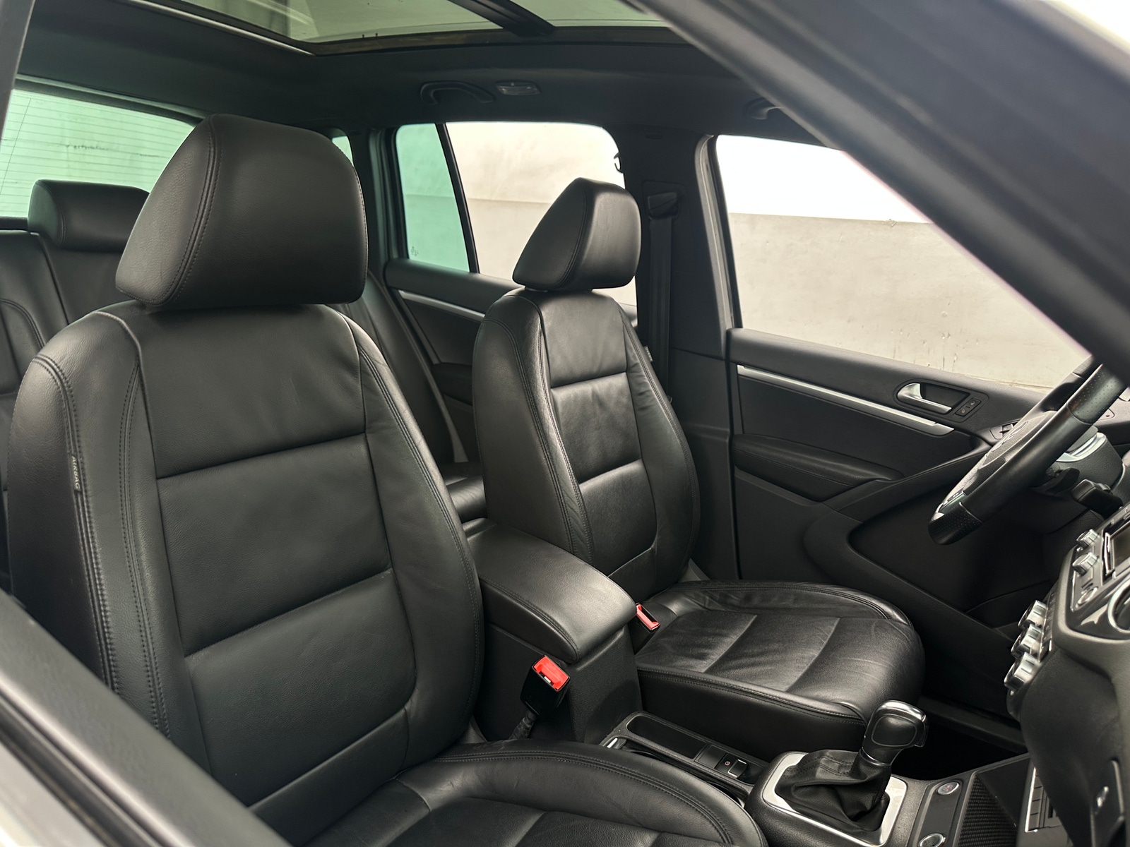 Thumbnail: 2014 Volkswagen Tiguan - 2