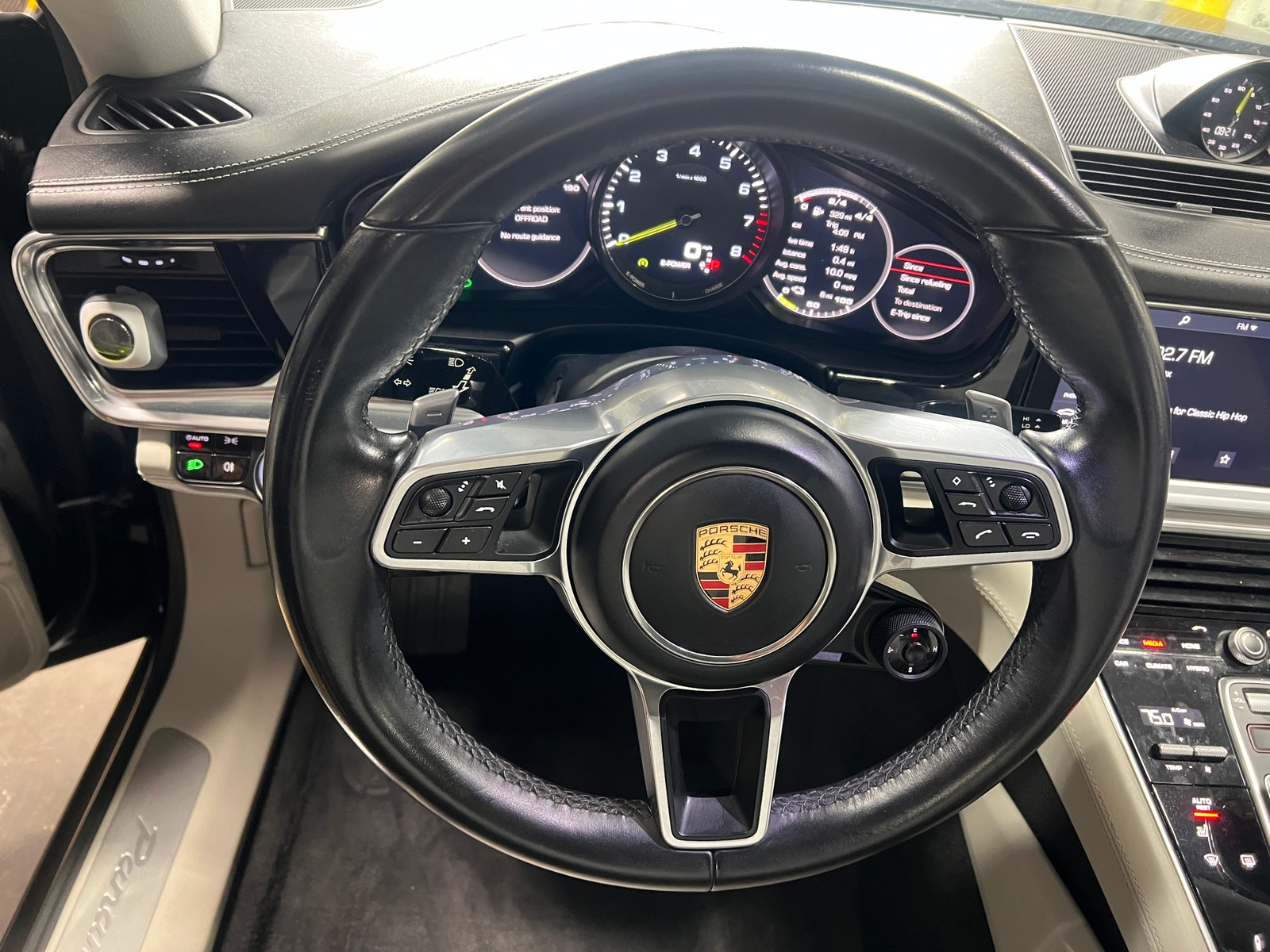 Thumbnail: 2020 Porsche Panamera - 4