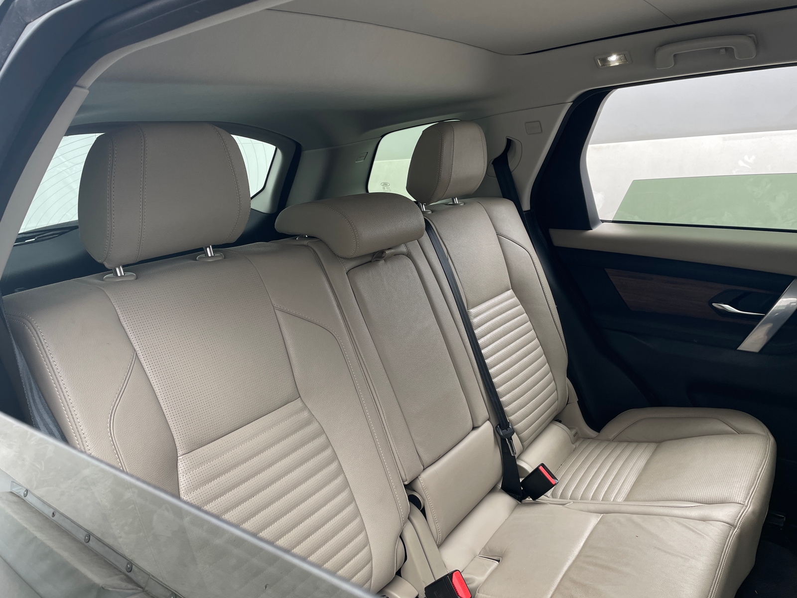 Thumbnail: 2020 Land Rover Discovery Sport - 5