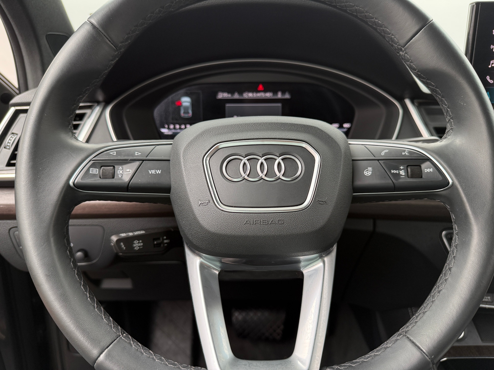 Thumbnail: 2023 Audi Q5 - 4