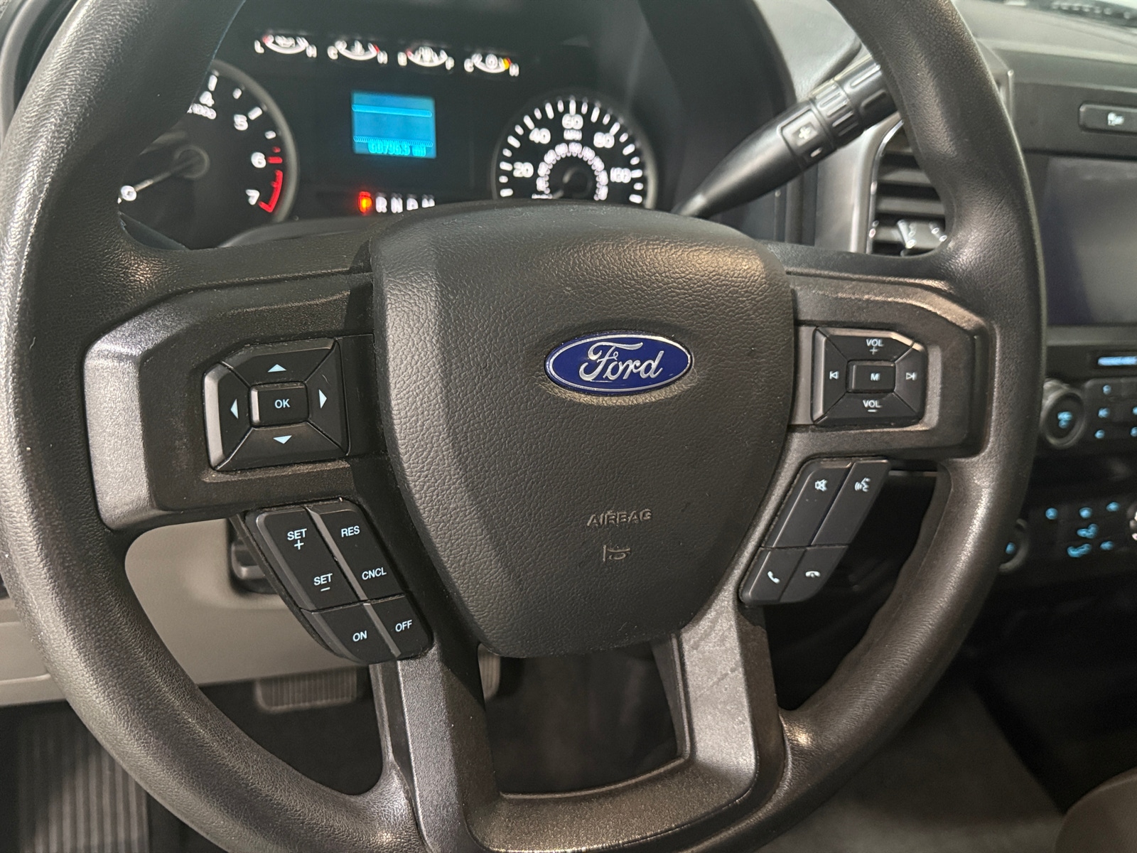 Thumbnail: 2019 Ford Econoline - 5