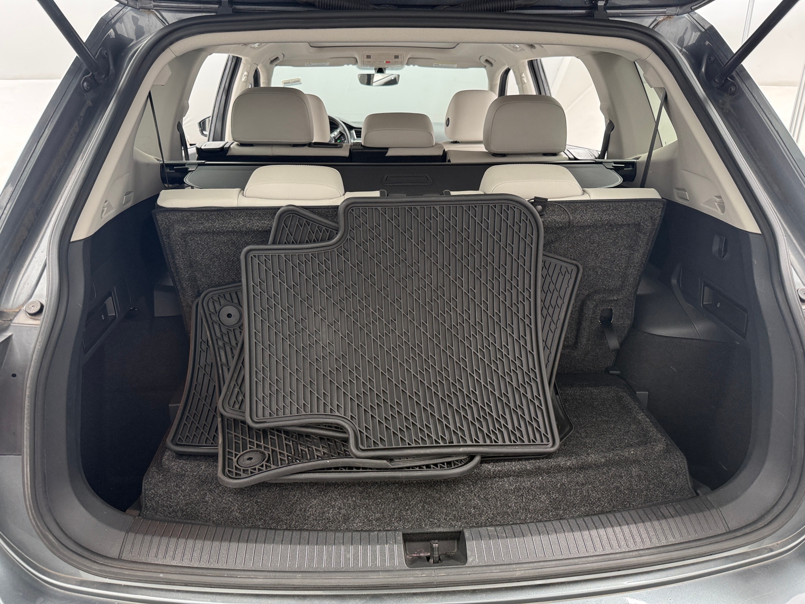 Thumbnail: 2021 Volkswagen Tiguan - 6