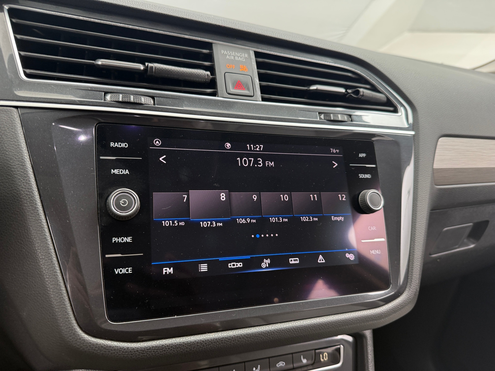 Thumbnail: 2021 Volkswagen Tiguan - 3