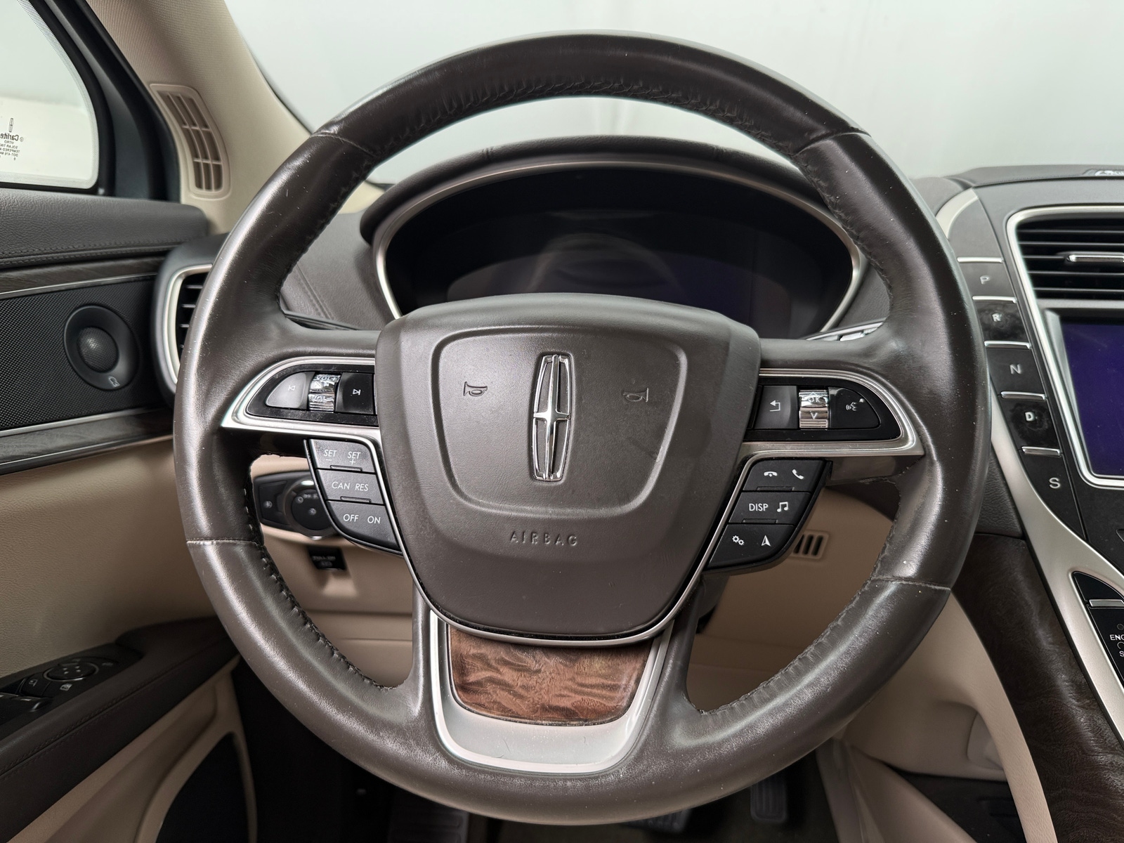 Thumbnail: 2020 Lincoln Nautilus - 4