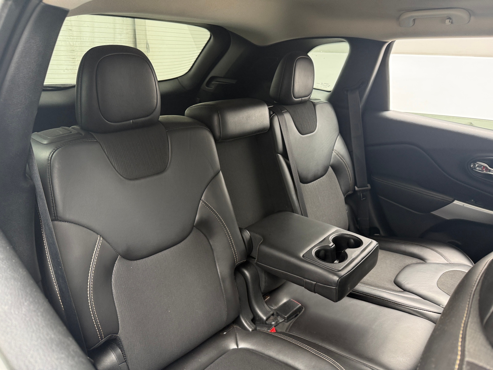 Thumbnail: 2018 Jeep Cherokee - 6