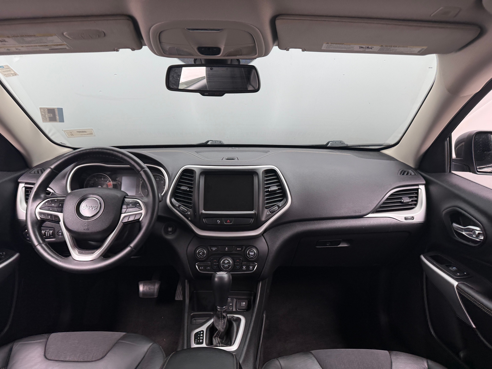 Thumbnail: 2018 Jeep Cherokee - 3