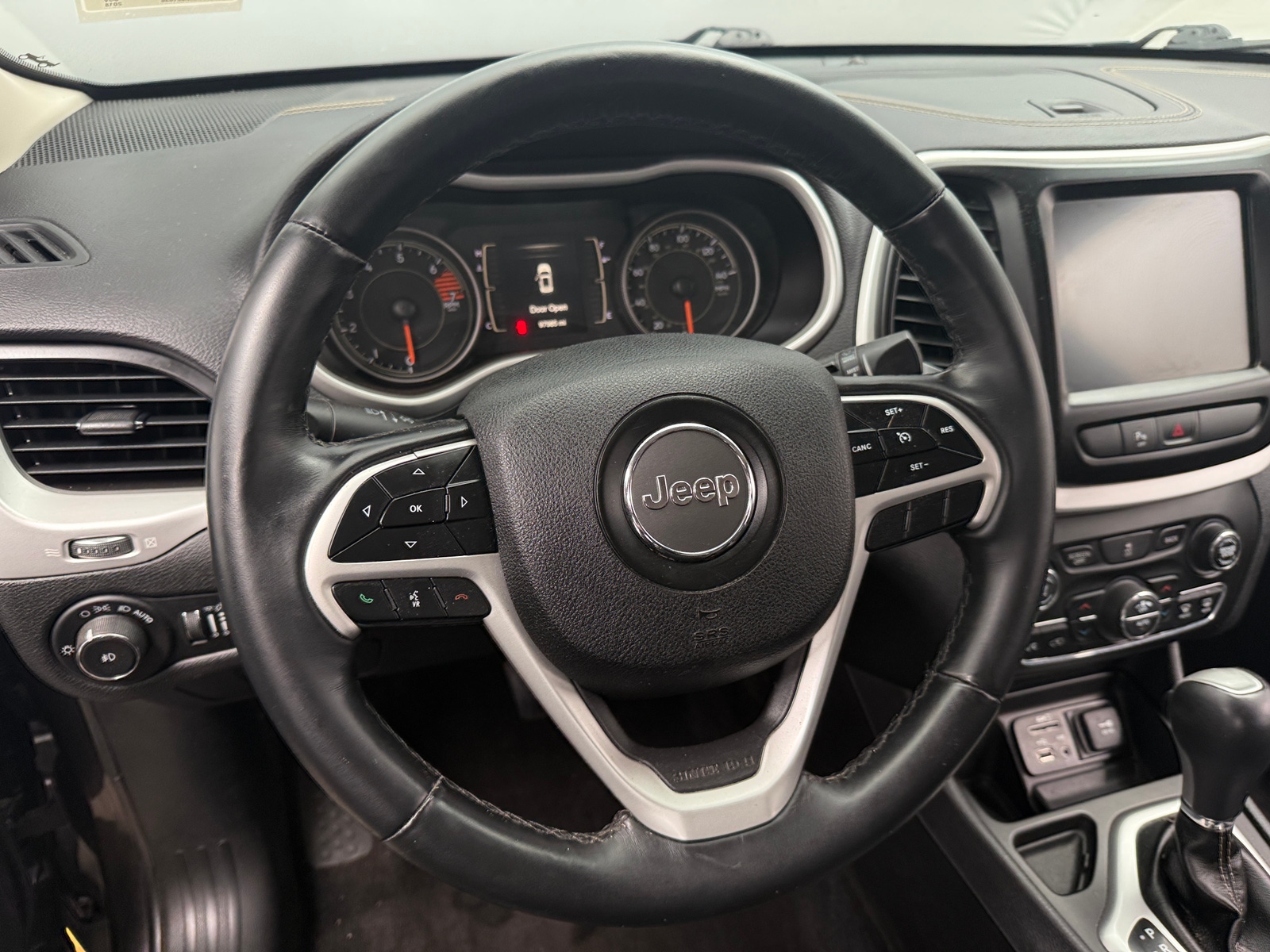 Thumbnail: 2018 Jeep Cherokee - 5