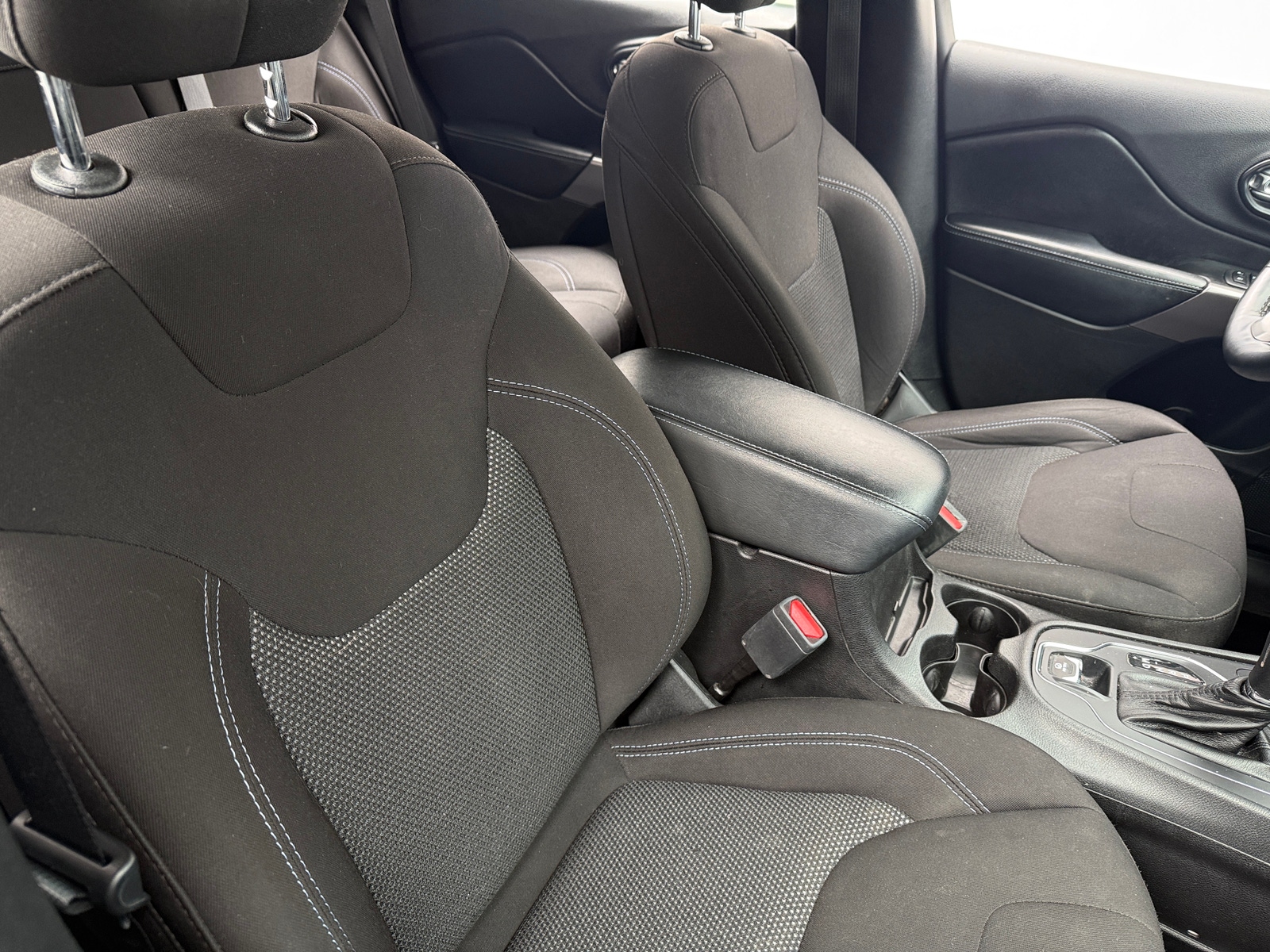 Thumbnail: 2019 Jeep Cherokee - 2