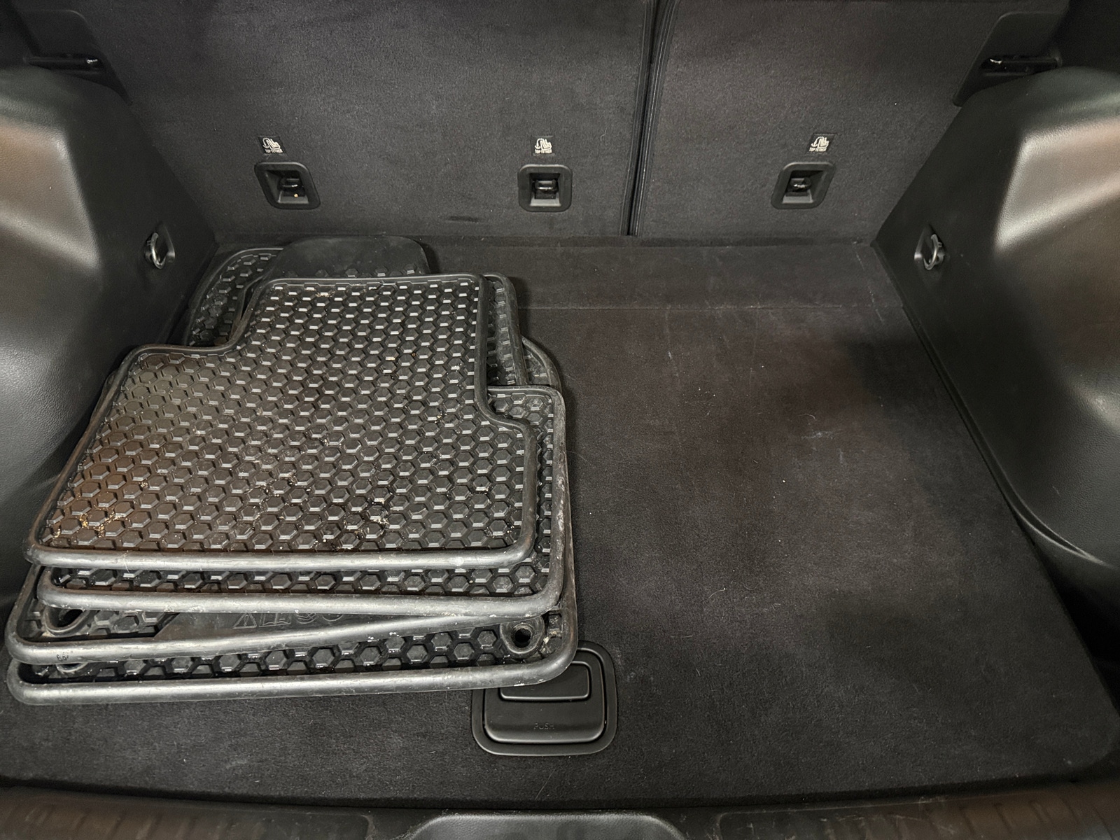 Thumbnail: 2019 Jeep Cherokee - 7