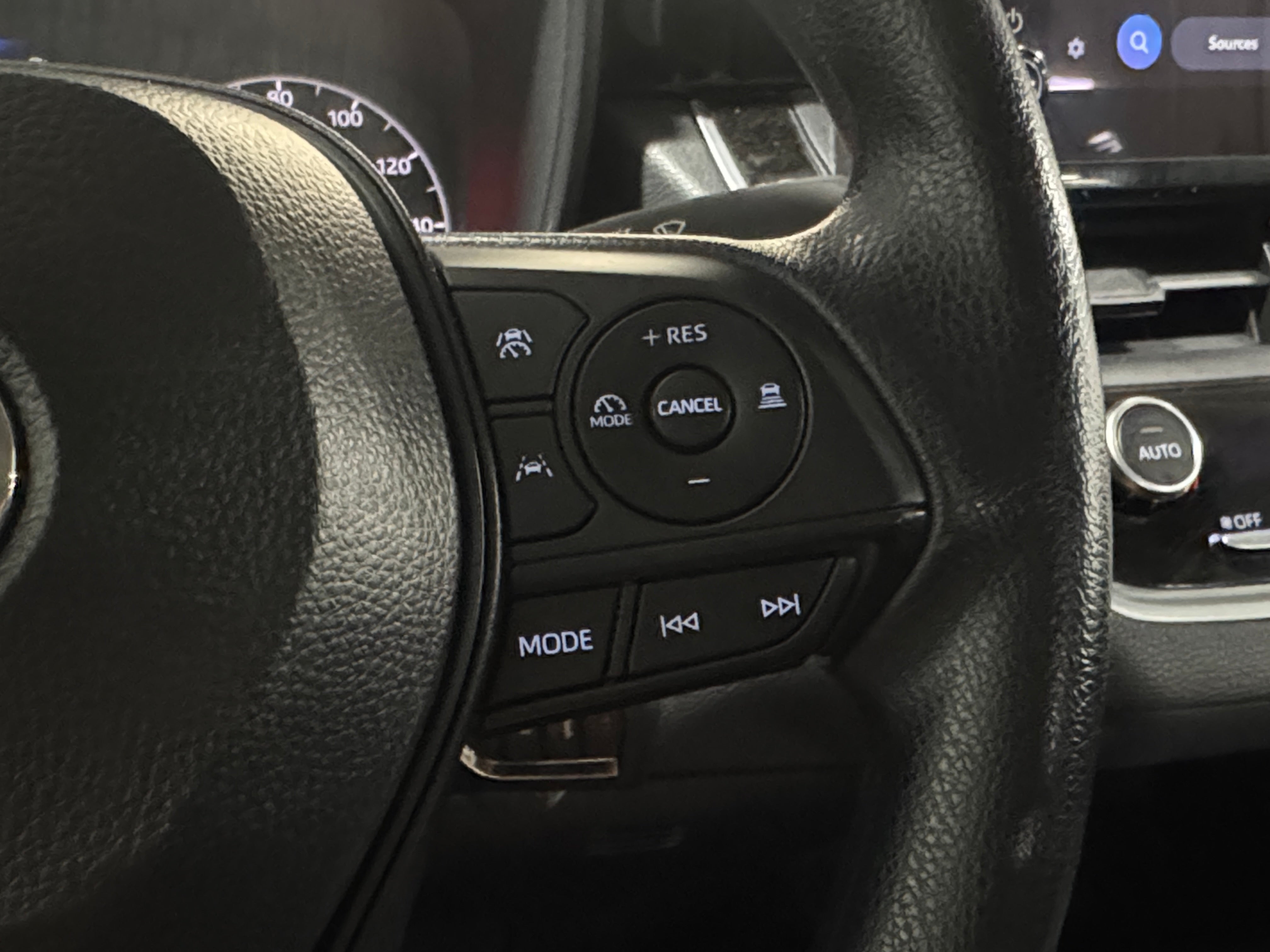 2024 Toyota Corolla LE - Photo 9