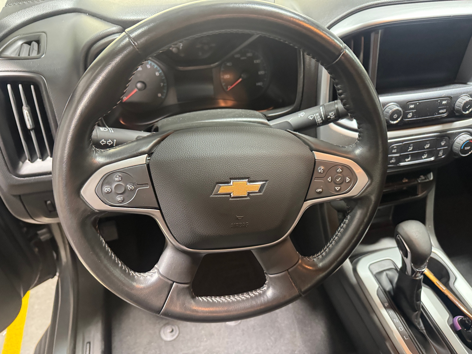 Thumbnail: 2022 Chevrolet Colorado - 5