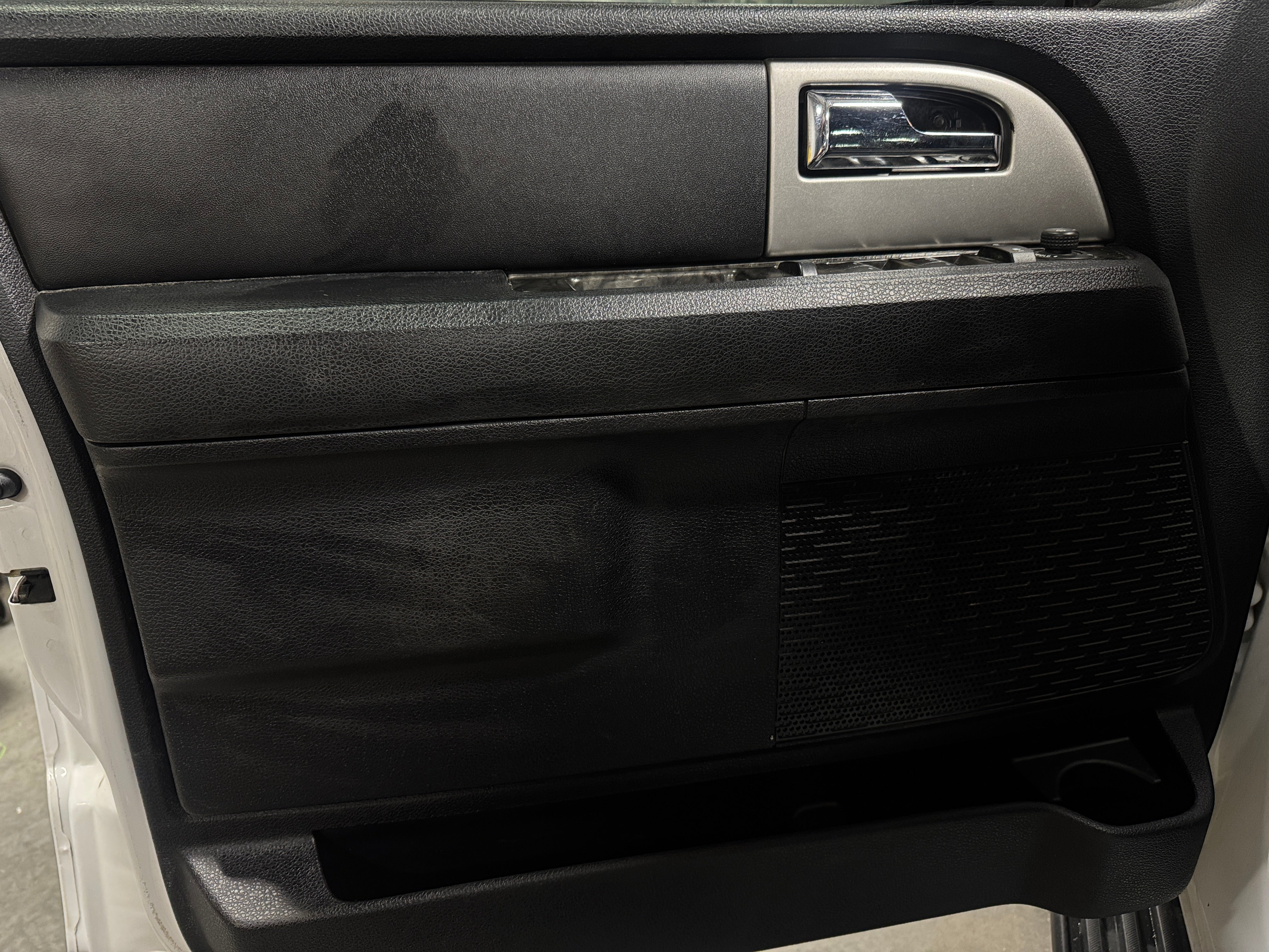 2017 Ford Expedition Limited - Photo 2