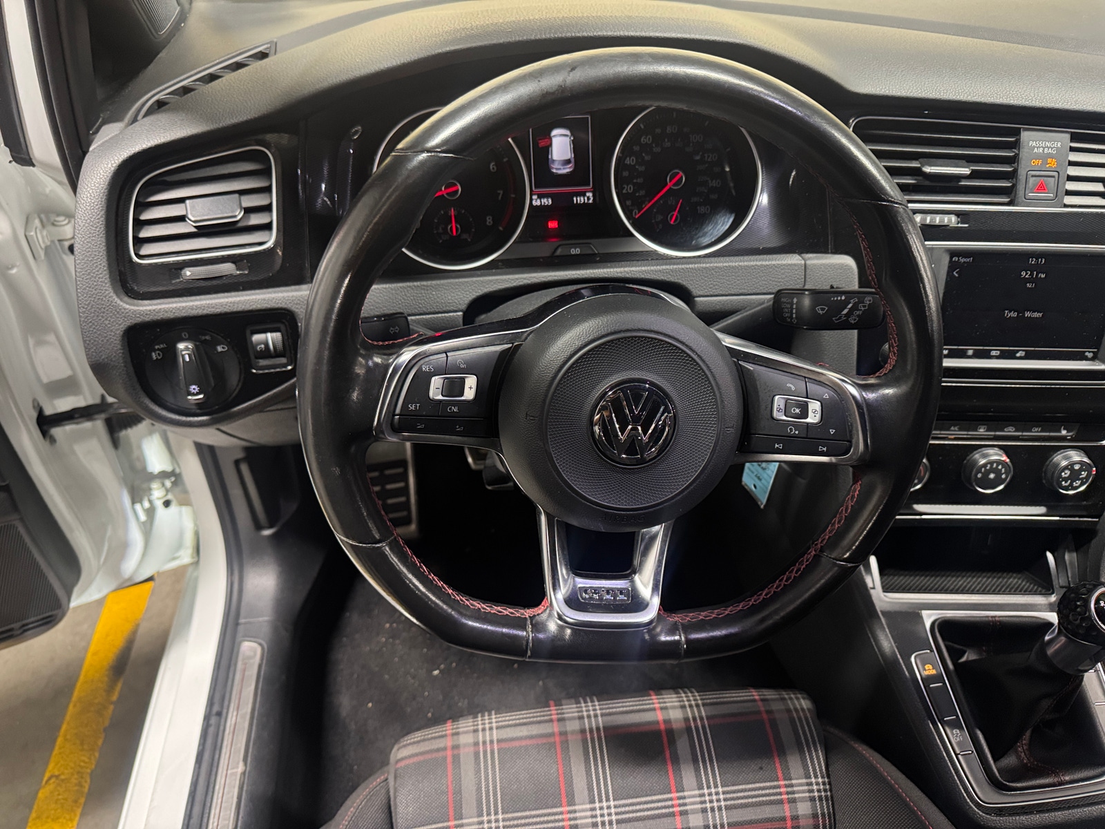 Thumbnail: 2017 Volkswagen Golf - 5
