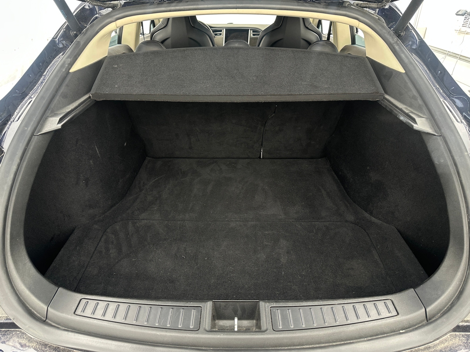 Thumbnail: 2014 Tesla Model S - 6