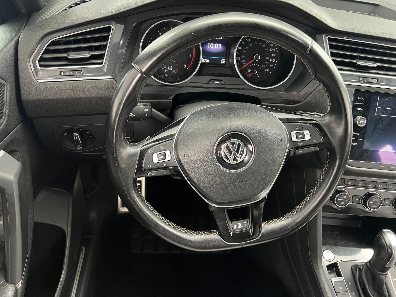 Thumbnail: 2020 Volkswagen Tiguan - 4