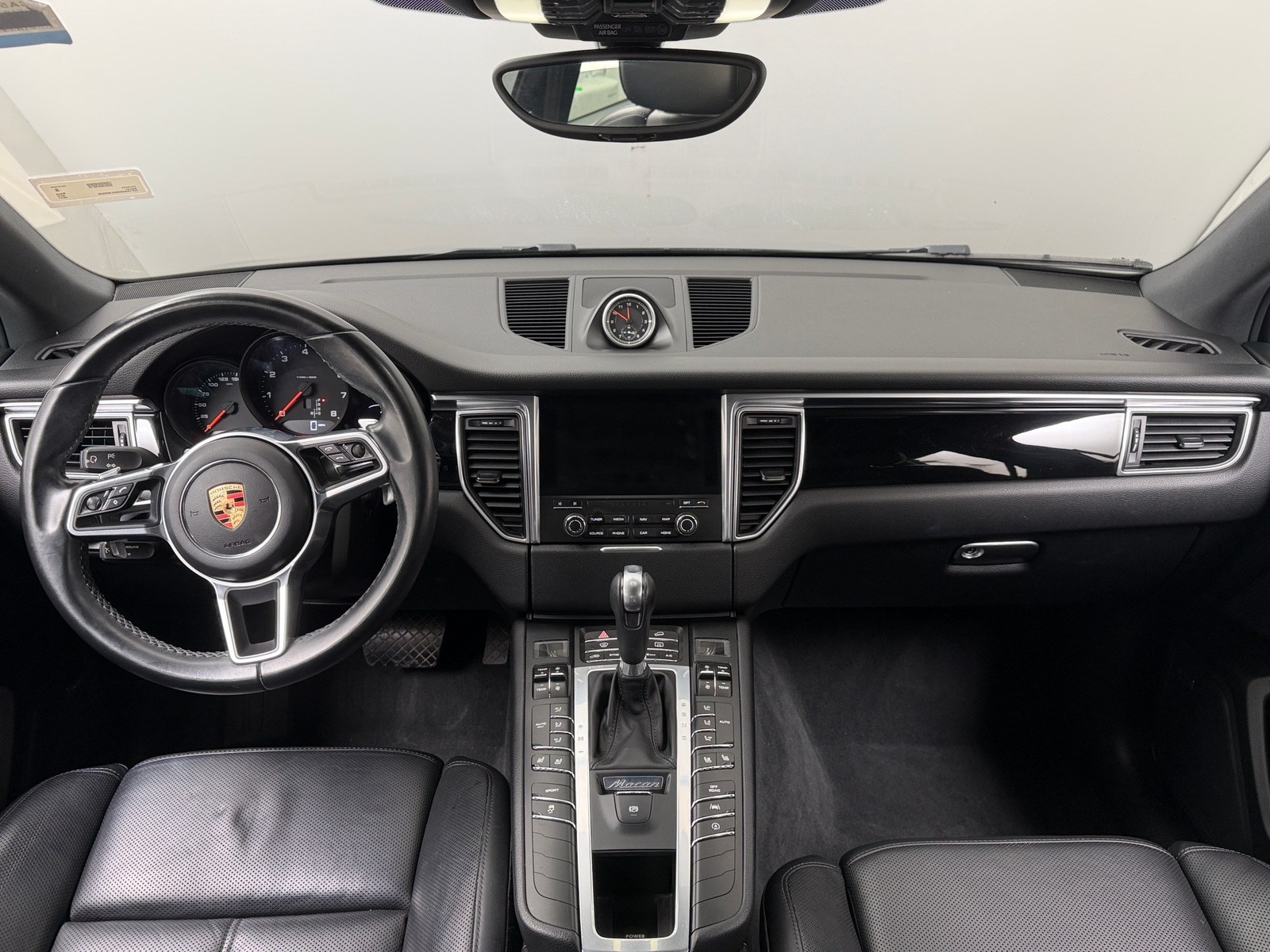 Thumbnail: 2017 Porsche Macan - 2