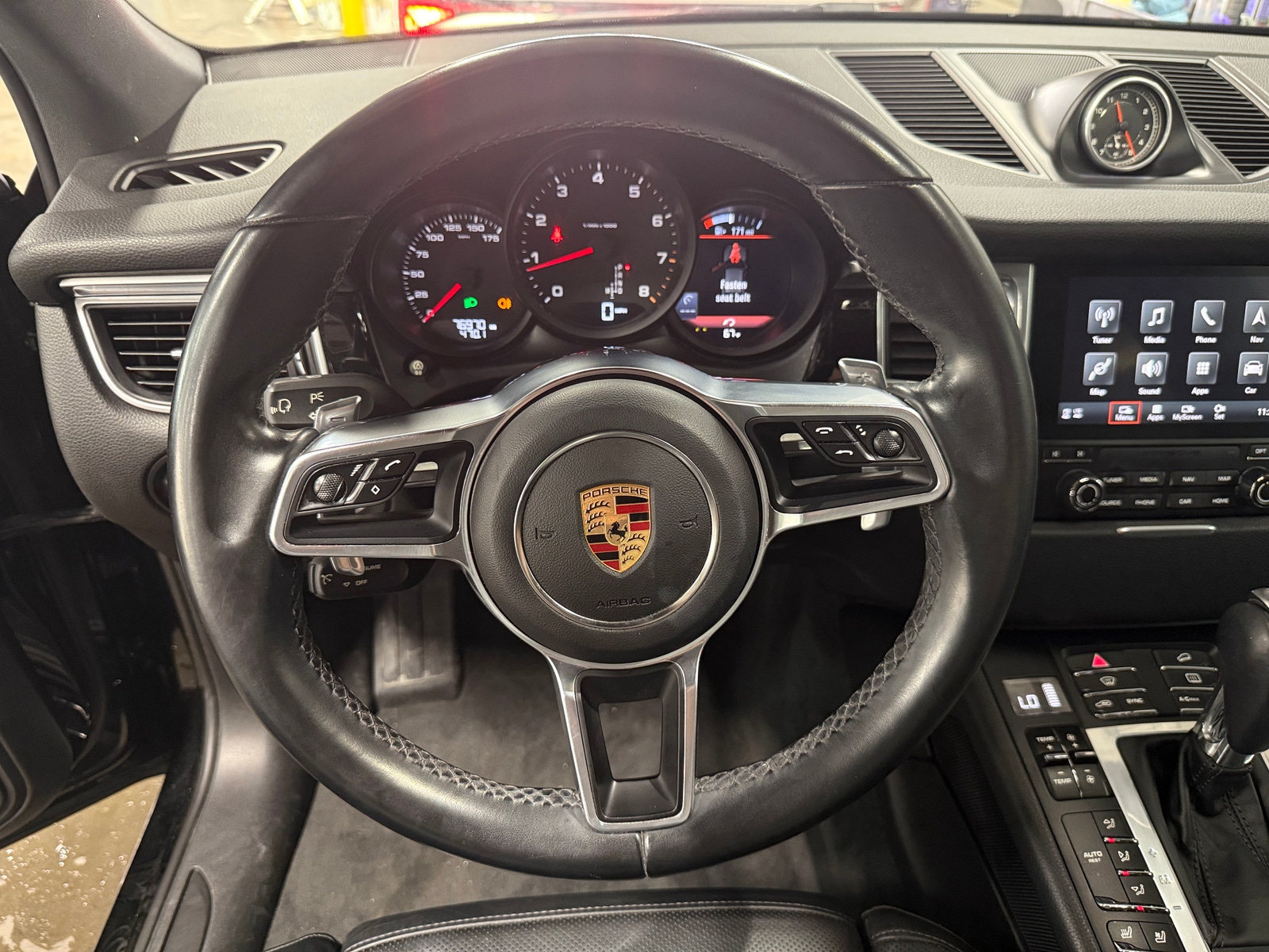 Thumbnail: 2017 Porsche Macan - 4
