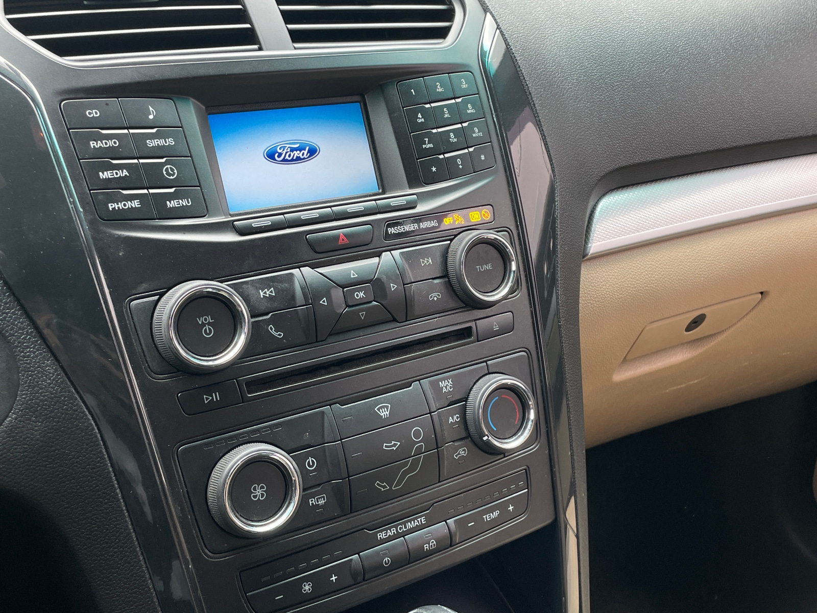 Thumbnail: 2016 Ford Explorer - 4