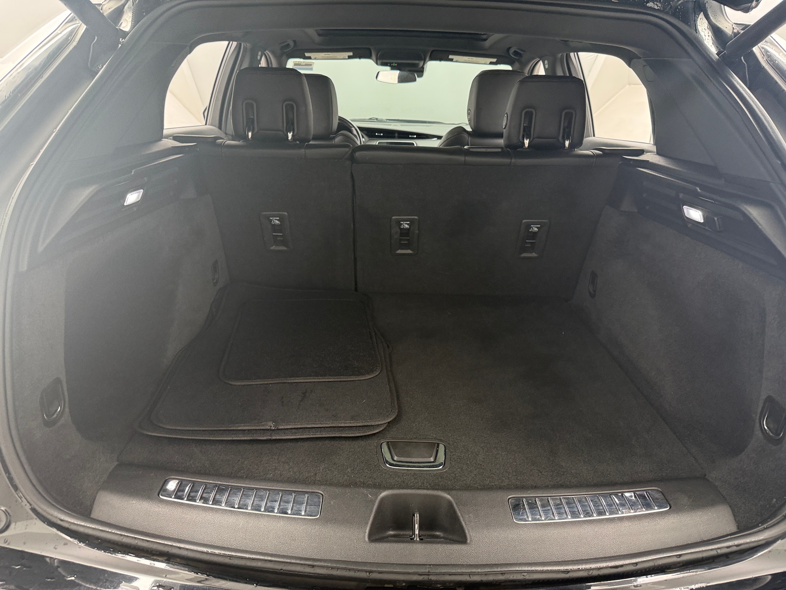 Thumbnail: 2019 Cadillac XT4 - 6