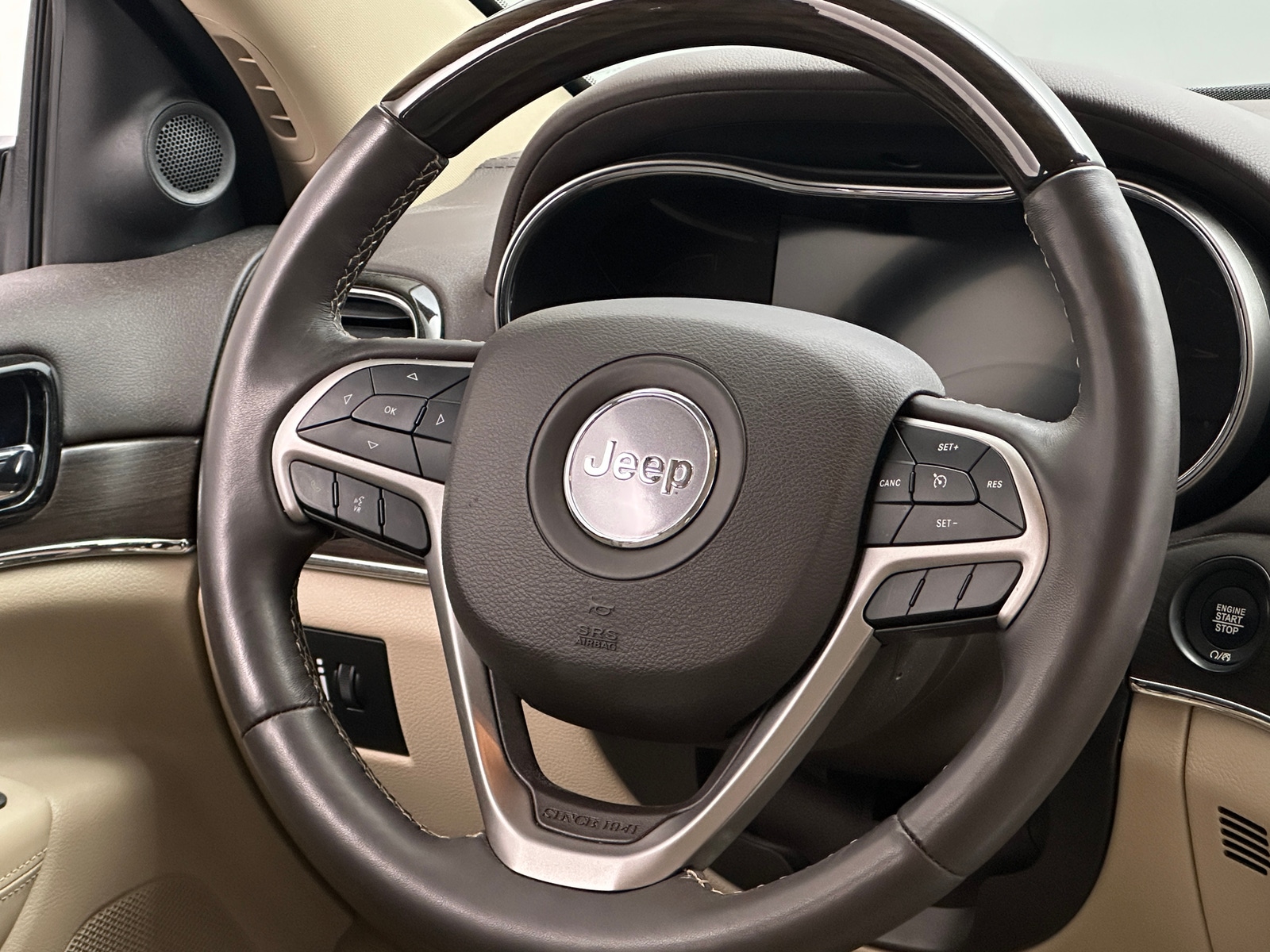 Thumbnail: 2020 Jeep Grand Cherokee - 4