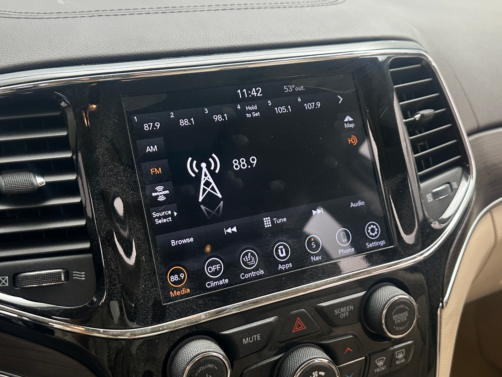 Thumbnail: 2020 Jeep Grand Cherokee - 3